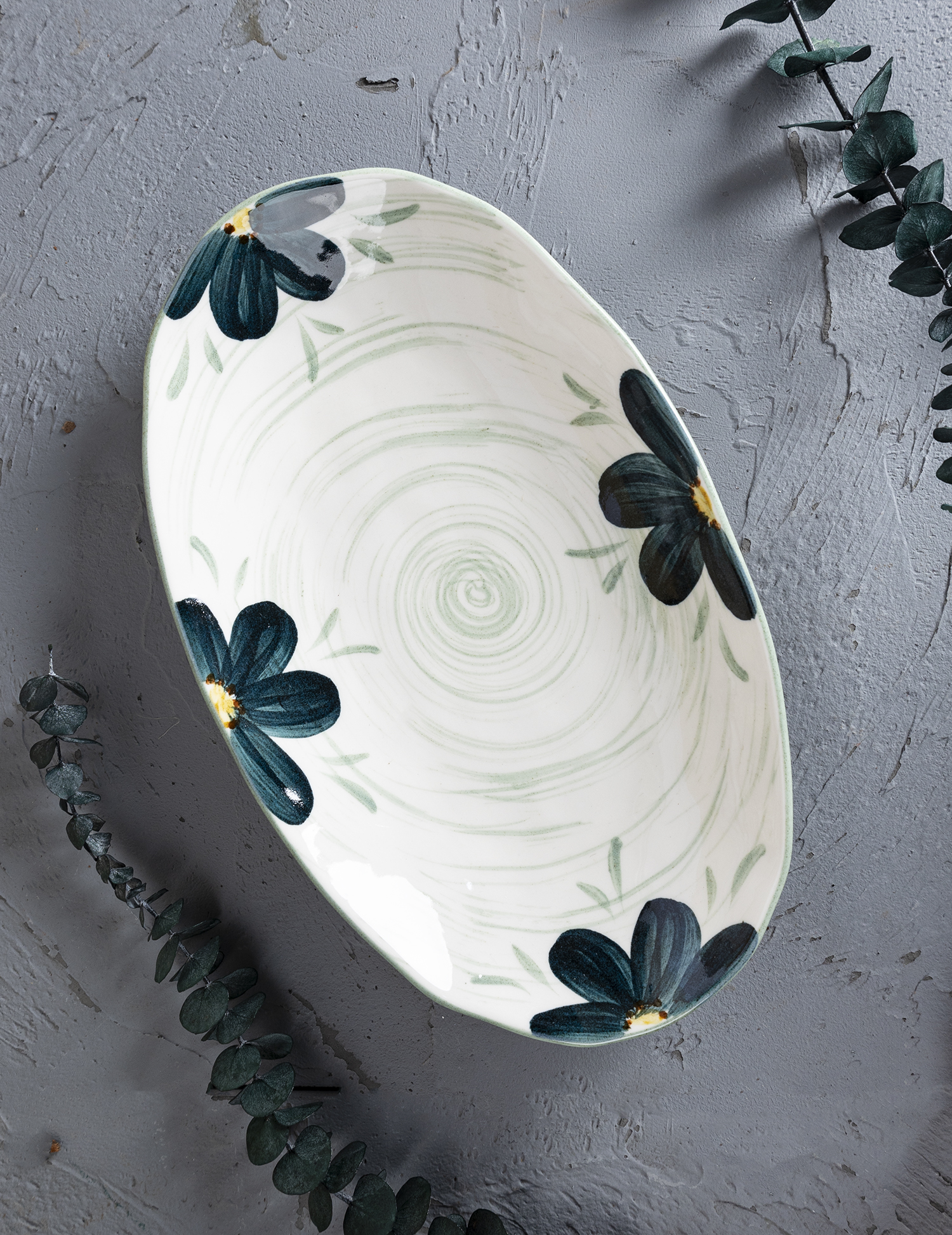 CHANGSHA HAPPY GO  Artistic Bone China Tableware Set with Glossy Finish and Hand-Painted Midnight Floral Design  |happygodinnerware.com