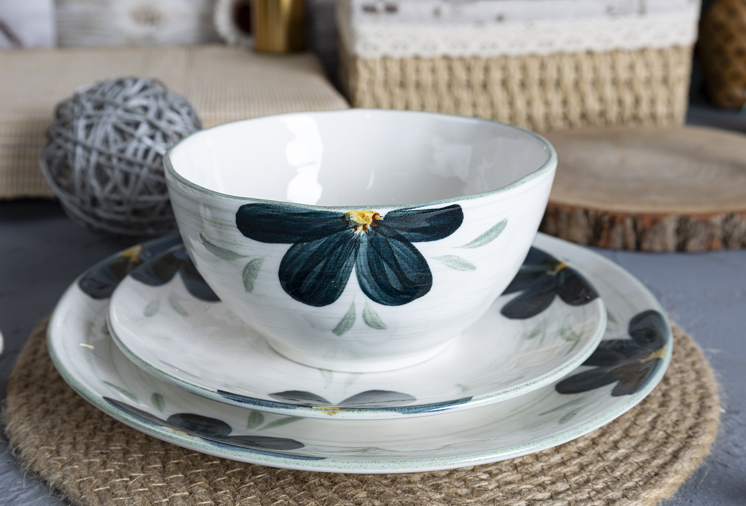 CHANGSHA HAPPY GO  Artistic Bone China Tableware Set with Glossy Finish and Hand-Painted Midnight Floral Design  |happygodinnerware.com