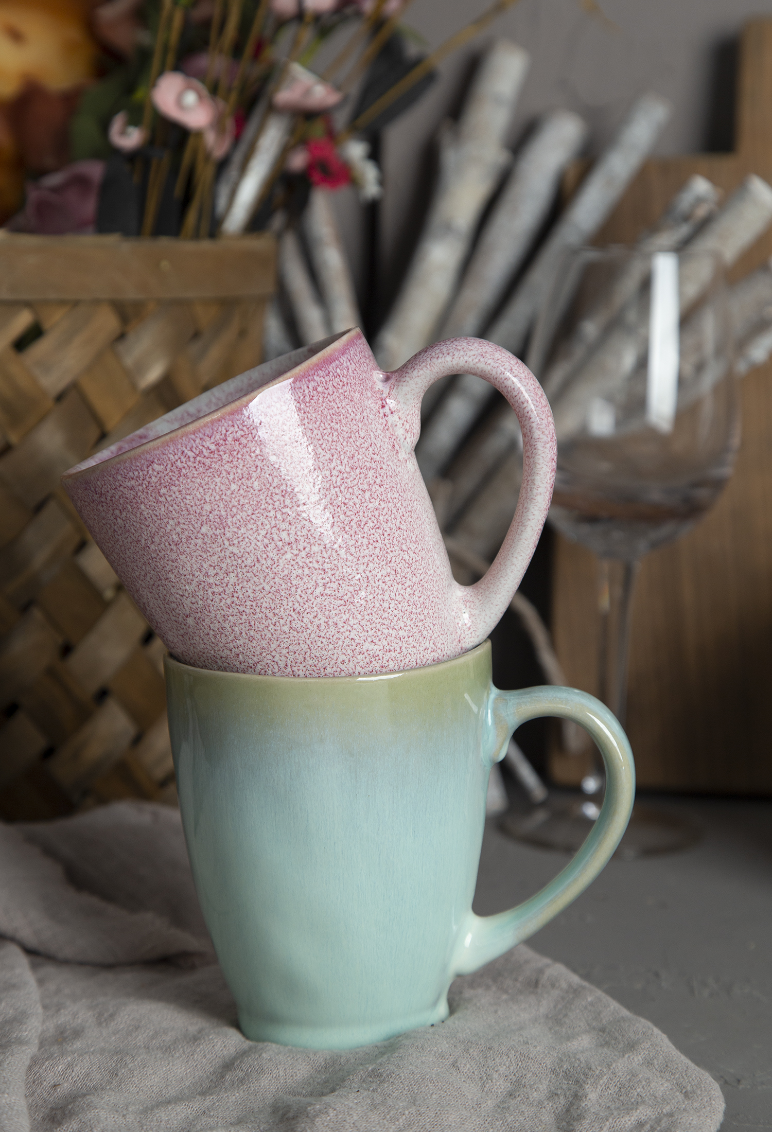 CHANGSHA HAPPY GO Irregular Shape Reactive Glaze Stoneware with Embossed Design |happygodinnerware.com