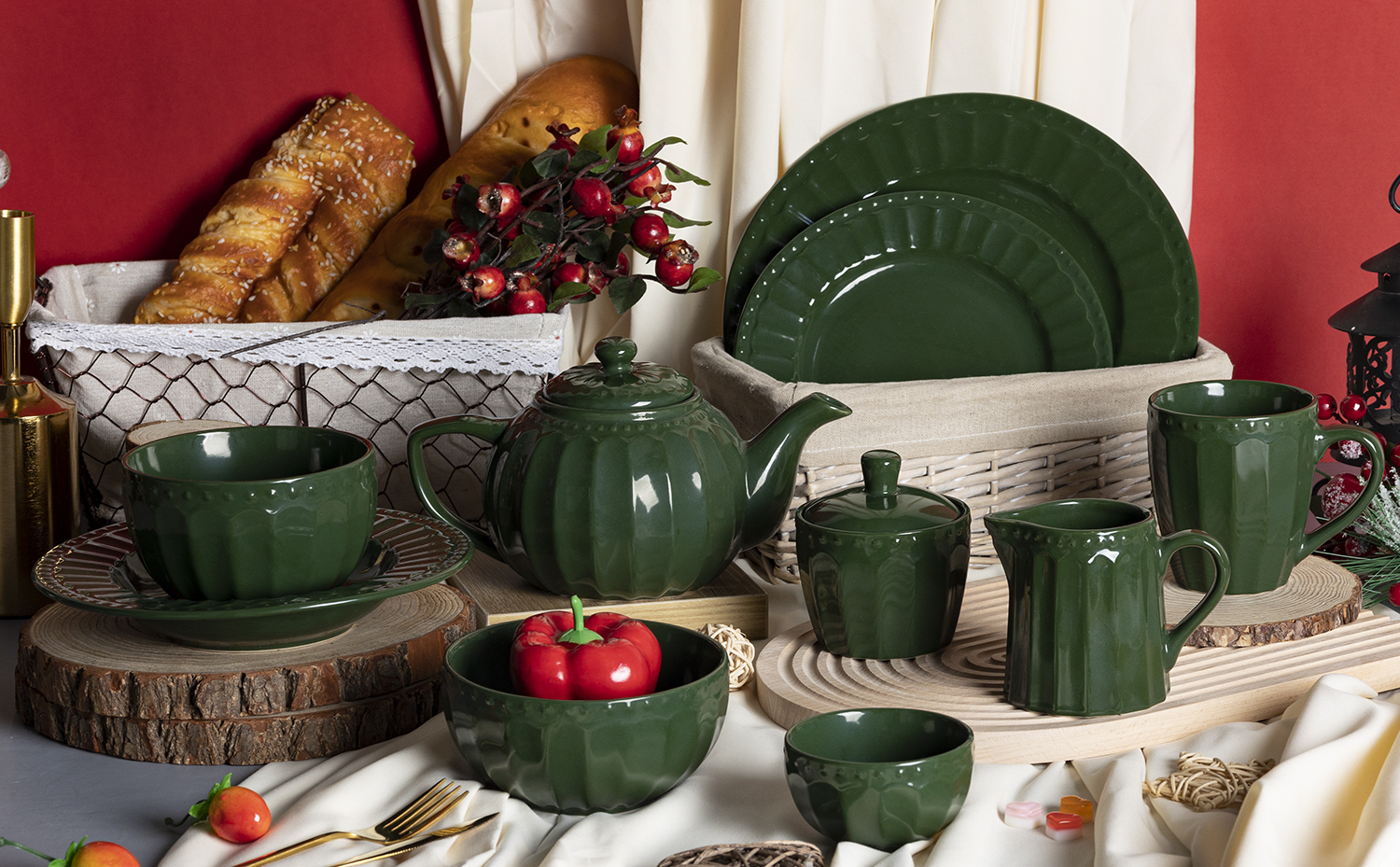 CHANGSHA HAPPY GO  Dark Green Embossed Stoneware British Afternoon Tea and Dinnerware Set with Elegant Glaze  |happygodinnerware.com