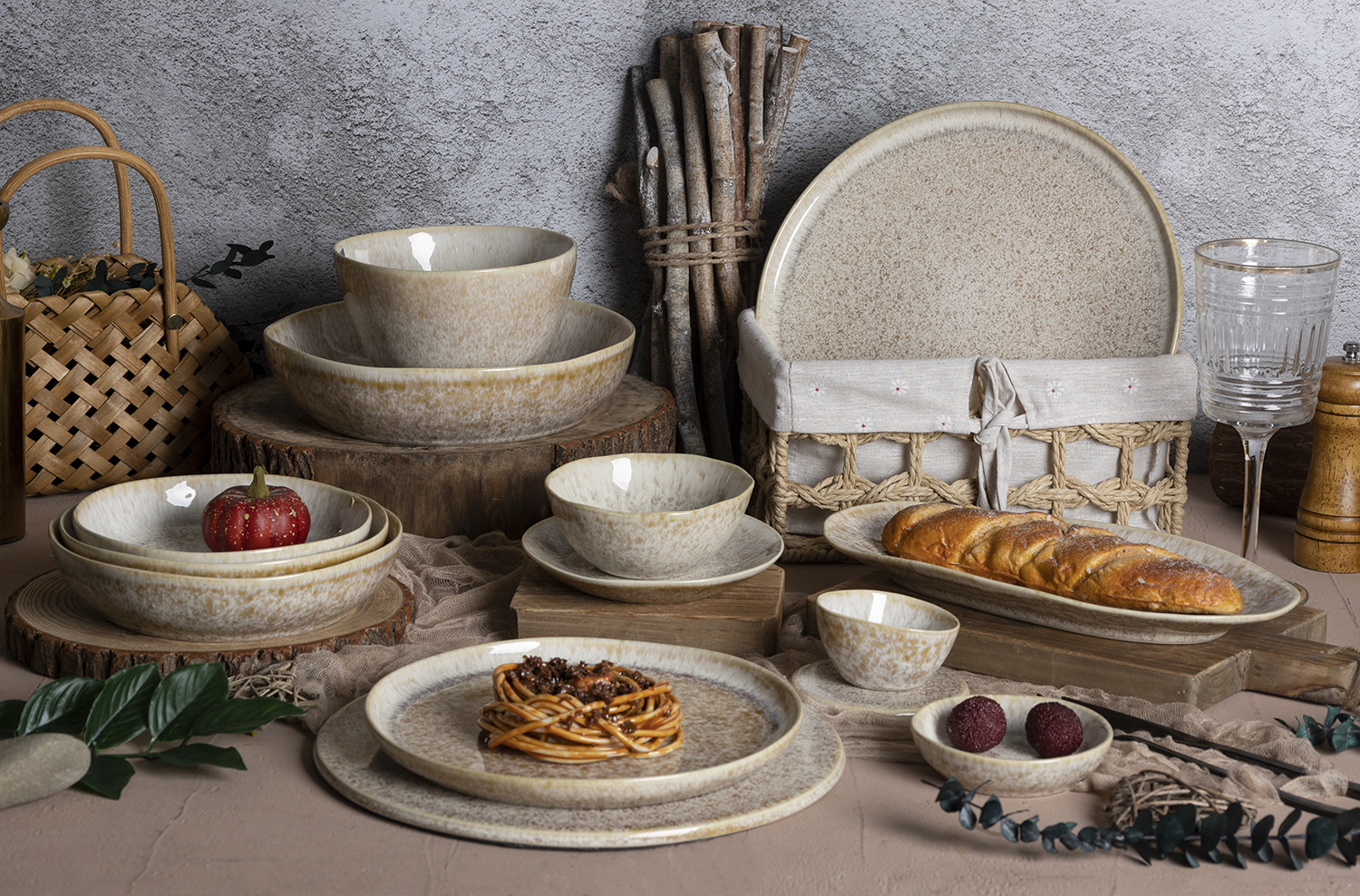 ​CHANGSHA HAPPY GO  Handcrafted Stoneware Reactive Glaze Dinnerware Set with Rustic Yellow Tones for Everyday and Festive Dining |happygodinnerware.com