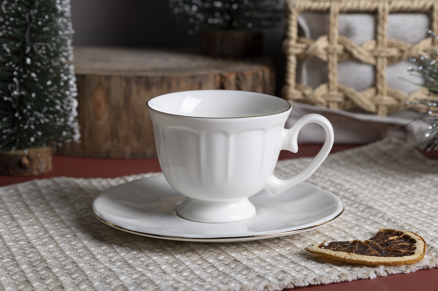 CHANGSHA HAPPY GO Gold Rimmed Embossed New Bone China Dinnerware | happygodinnerware.com