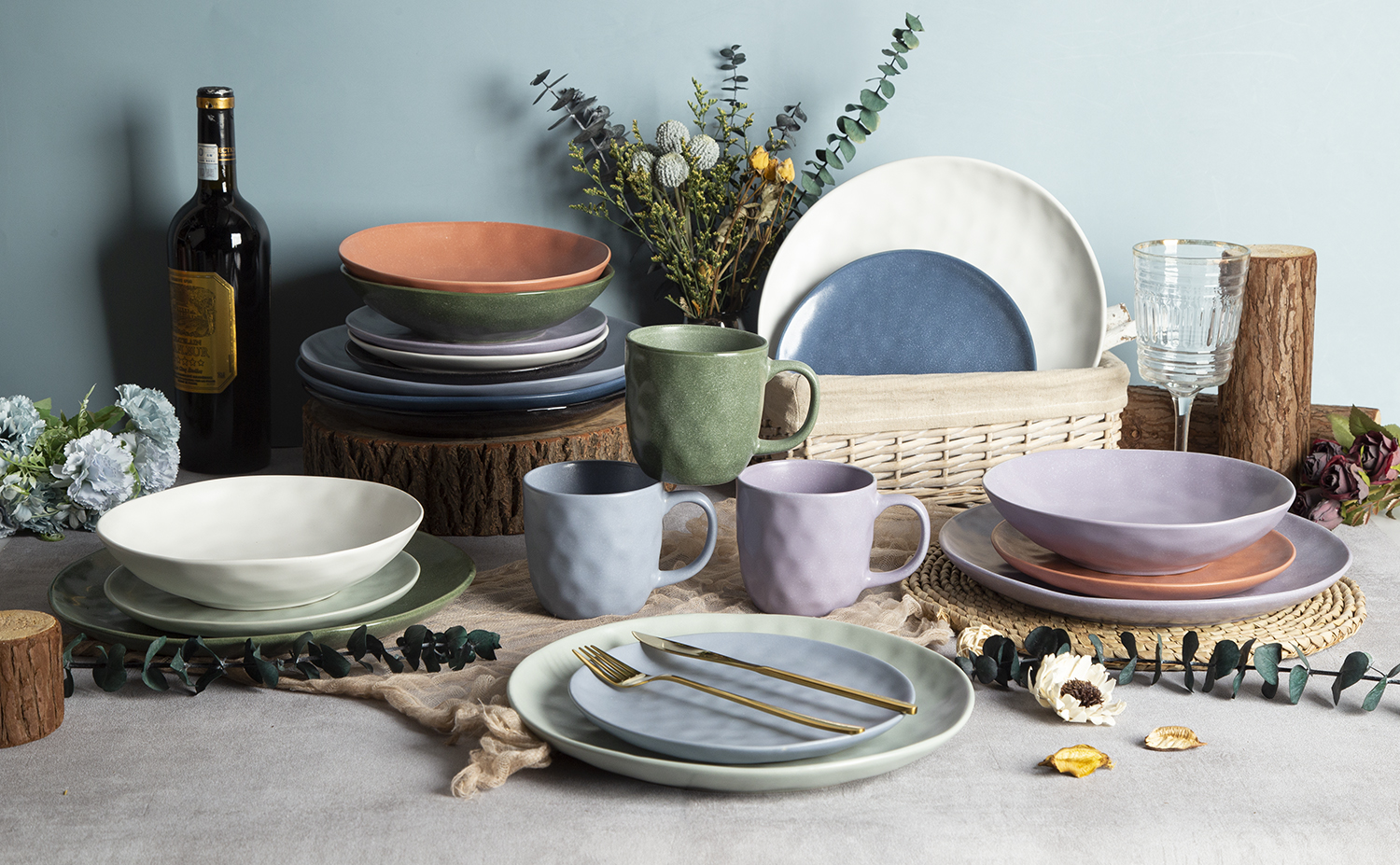 CHANGSHA HAPPY GO 8-Color Embossed Glaze Stoneware Dinnerware Collection |happygodinnerware.com