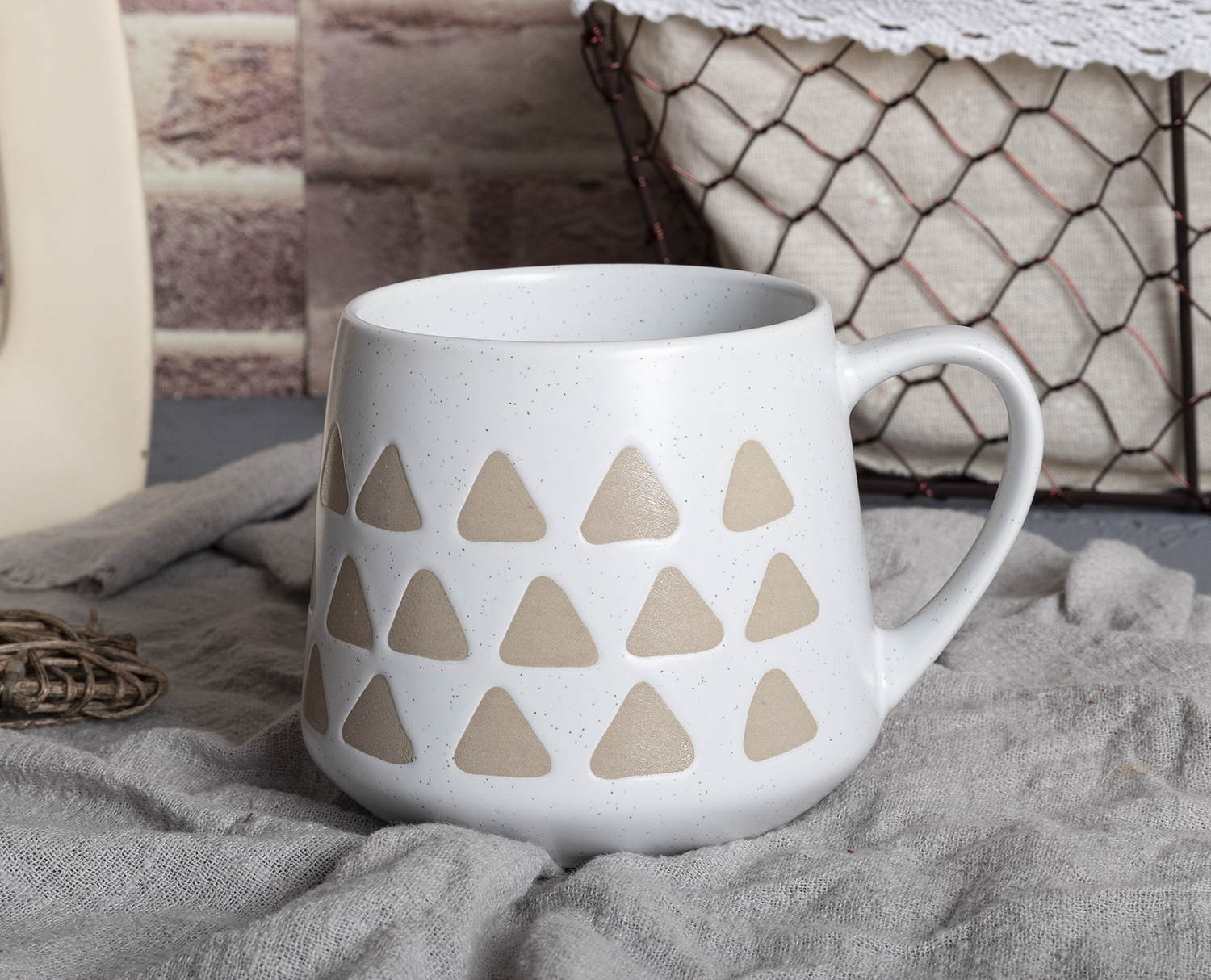 ​CHANGSHA HAPPY GO  Matte White Stoneware Coffee Mug Set with Minimalist Geometric Silkscreen   |happygodinnerware.com