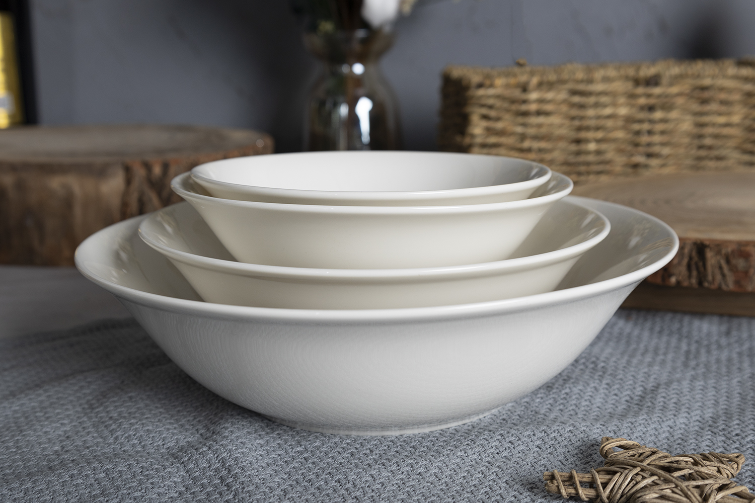 CHANGSHA HAPPY GO Elegant Moonlight Series White Bone China Tea and Dinnerware Set with Soft Gloss for Luxury Home and Restaurant Use |happygodinnerware.com