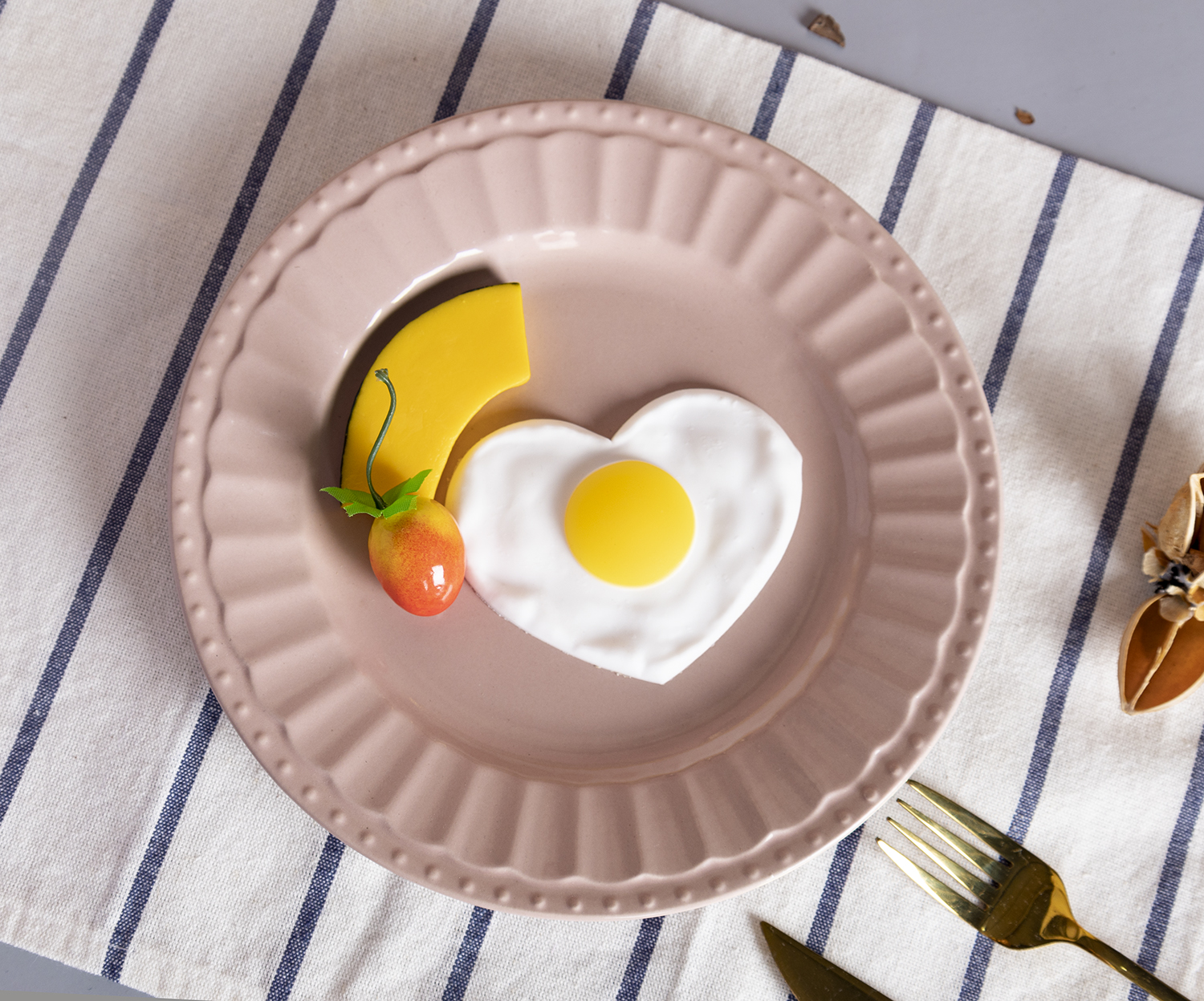 CHANGSHA HAPPY GO Pink Embossed Stoneware British Afternoon Tea and Dinnerware Set with Romantic Pastel Tone  |happygodinnerware.com