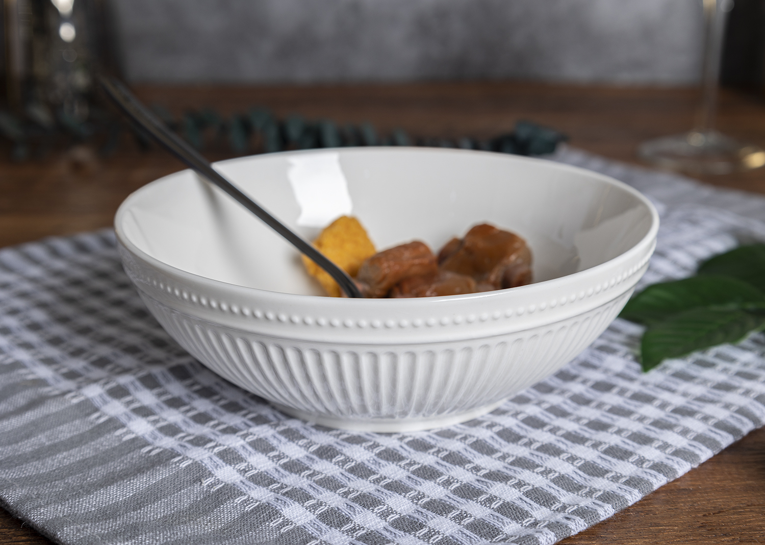CHANGSHA HAPPY GO Refined White Bone China Tableware with Delicate Vertical Embossing for Contemporary Dining |happygodinnerware.com