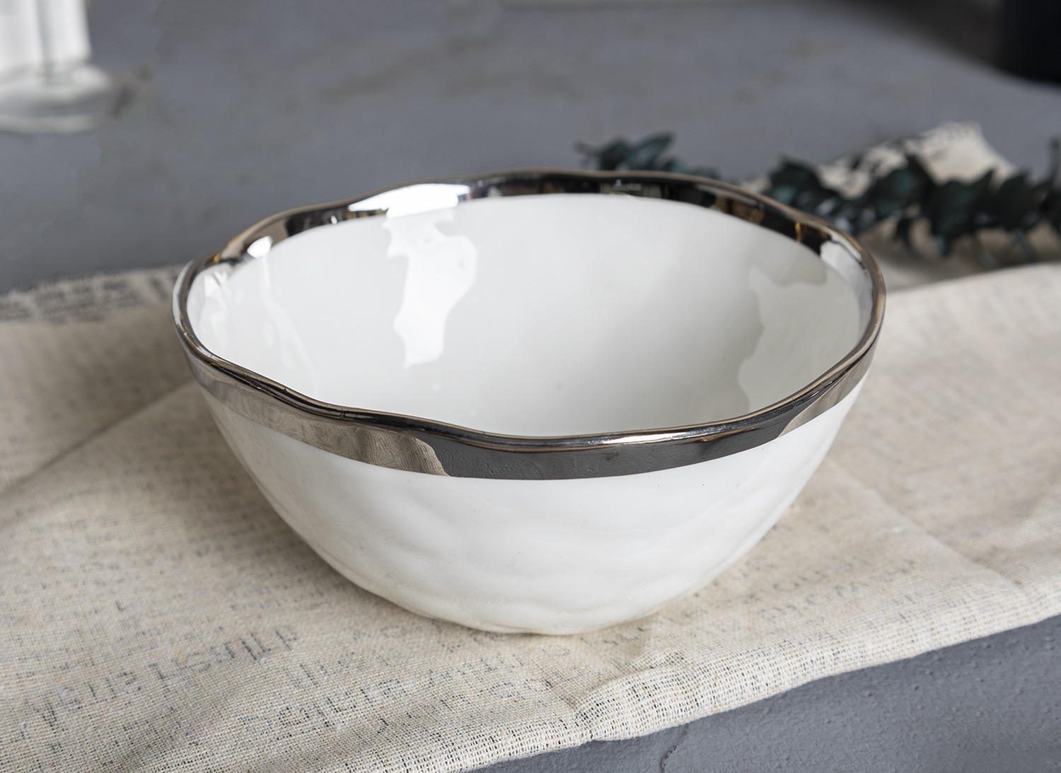 CHANGSHA HAPPY GO Reflective Silver Electroplated Bone China Tea and Dinnerware Set with Hammer Texture for Elegant Dining Occasions |happygodinnerware.com