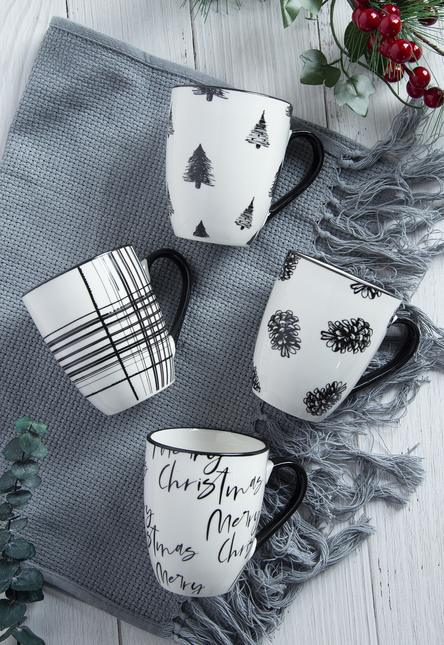 CHANGSHA HAPPY GO Modern Black and White Christmas Printed Porcelain Dinnerware Set |happygodinnerware.com