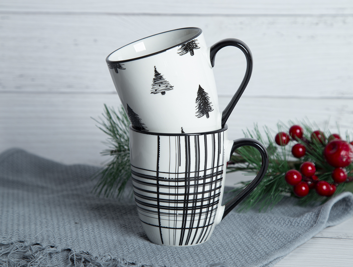 CHANGSHA HAPPY GO Modern Black and White Christmas Printed Porcelain Dinnerware Set |happygodinnerware.com