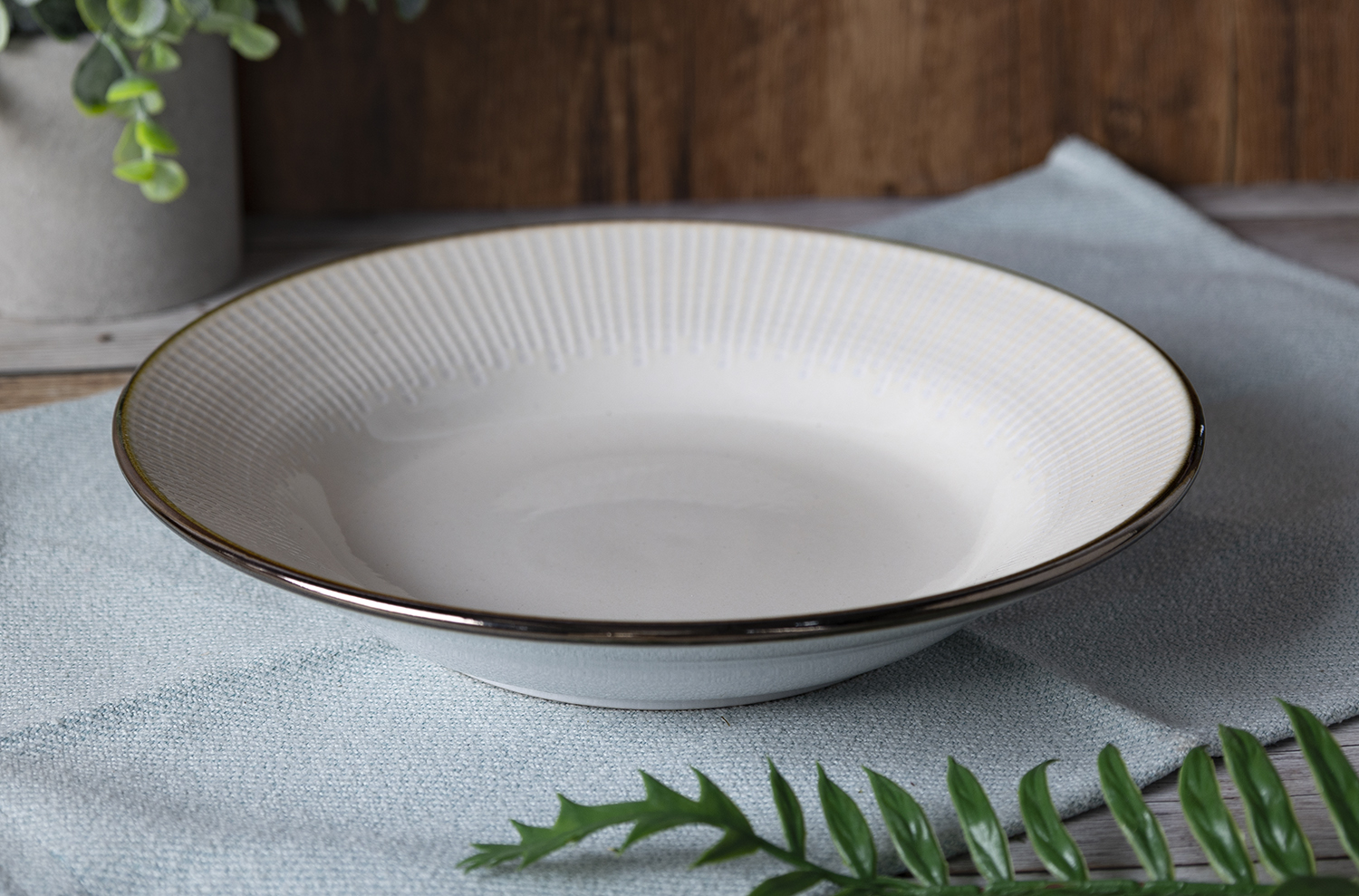 CHANGSHA HAPPY GO Mint Horizon Embossed-Relief Reactive-Glaze Stoneware Bowl | Subtle Green Matte Finish |Dopamine Series Ceramics|happygodinnerware.com