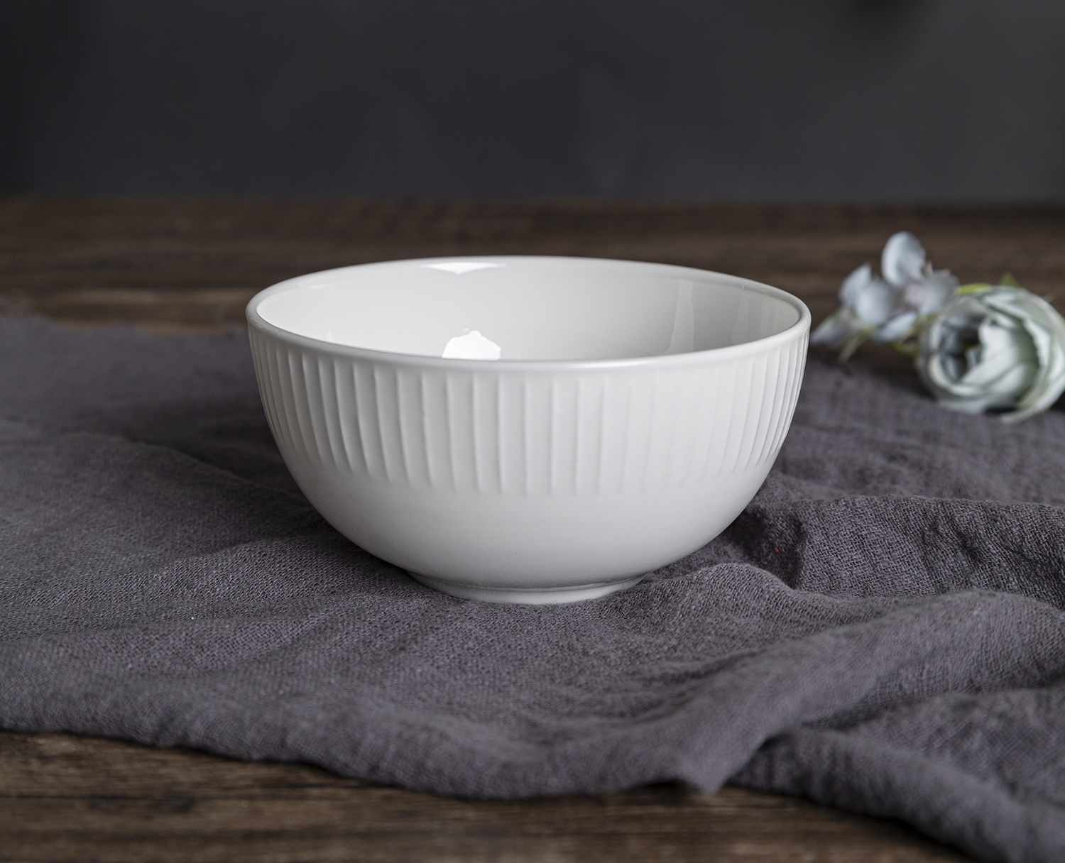 CHANGSHA HAPPY GO Vertical-Line Embossed Fine Bone China Dinnerware Set for Elegant Table Settings and Catering Services |happygodinnerware.com