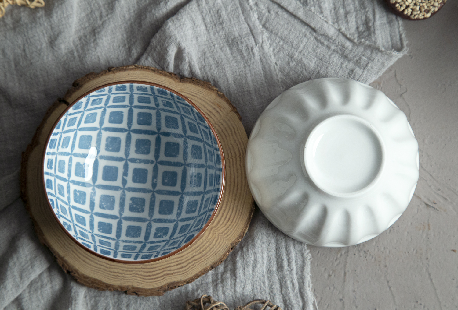 CHANGSHA HAPPY GO White Porcelain Melon Stripe Embossed Bowls with Blue Geometric Interiors | happygodinnerware.com