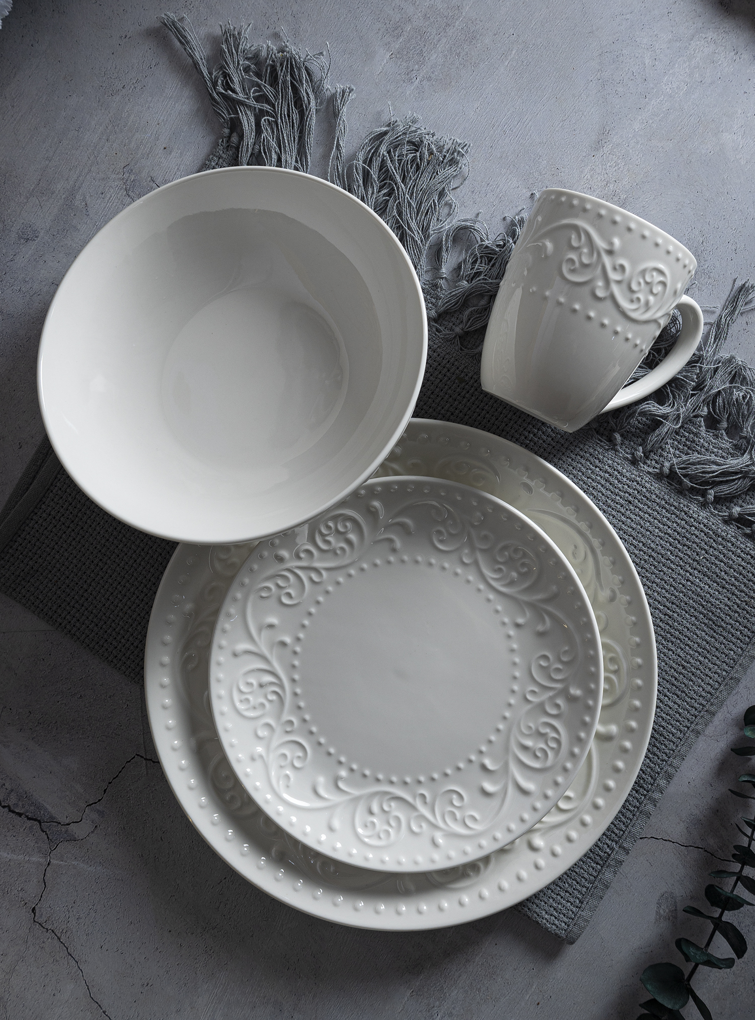 CHANGSHA HAPPY GO New Bone China European Floral Embossed Dinnerware | happygodinnerware.com