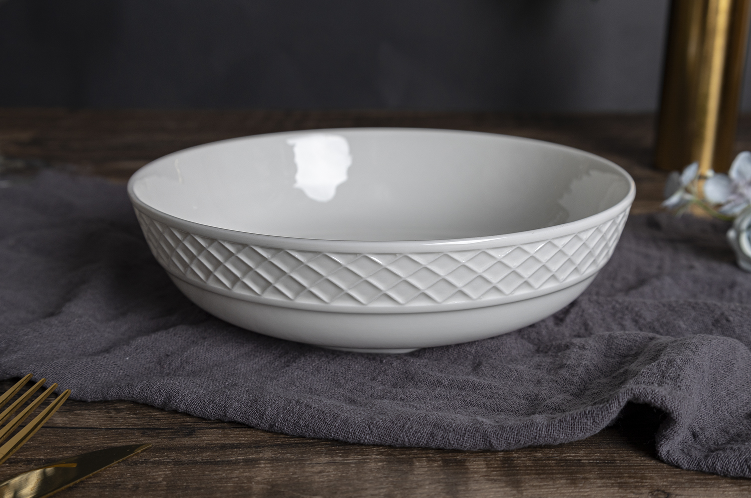 CHANGSHA HAPPY GO Geometric Grid Embossed White Bone China Dinner Set for Stylish and Durable Hospitality Use |happygodinnerware.com
