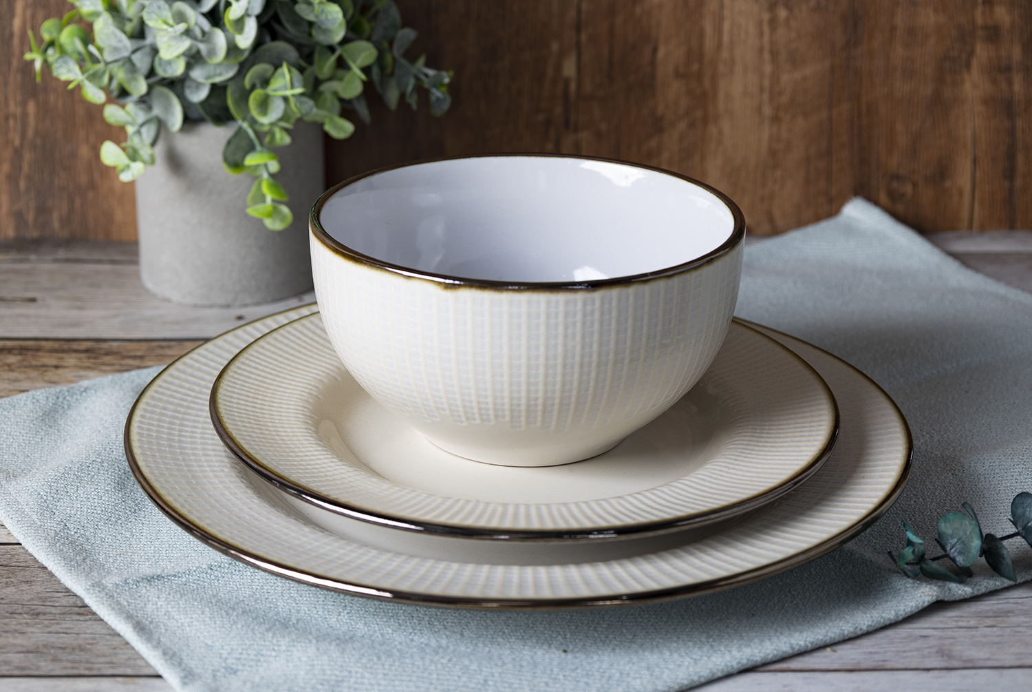 CHANGSHA HAPPY GO Mint Horizon Embossed-Relief Reactive-Glaze Stoneware Bowl | Subtle Green Matte Finish |Dopamine Series Ceramics|happygodinnerware.com