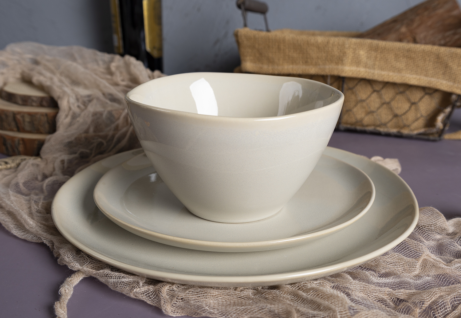 CHANGSHA HAPPY GO  Simple Beige Reactive Glaze Stoneware Dinner Set with Elegant Matte Finish  |happygodinnerware.com