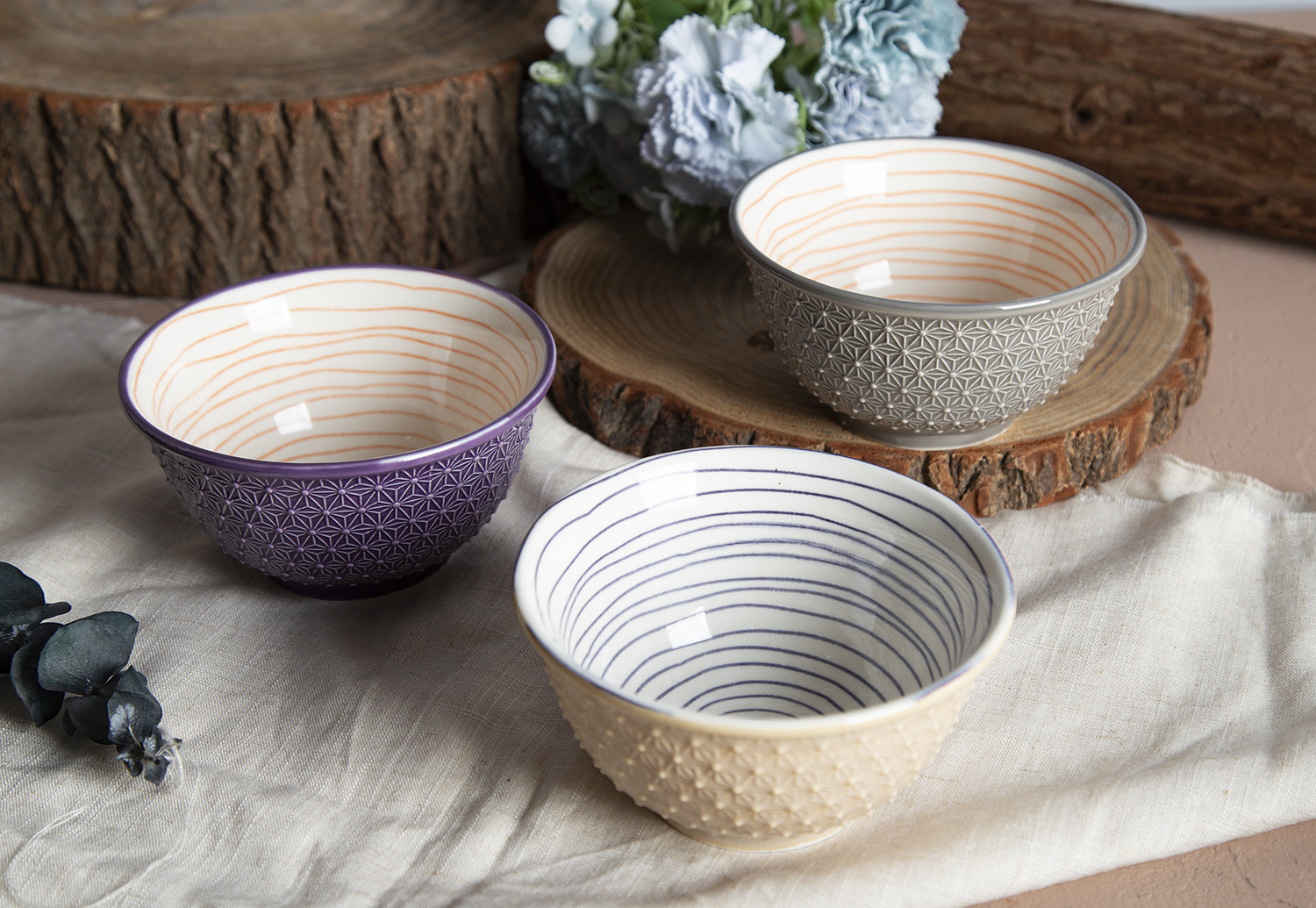CHANGSHA HAPPY GO Star Pattern Embossed Stoneware Bowls with Color Glaze and Printed Design | happygodinnerware.com