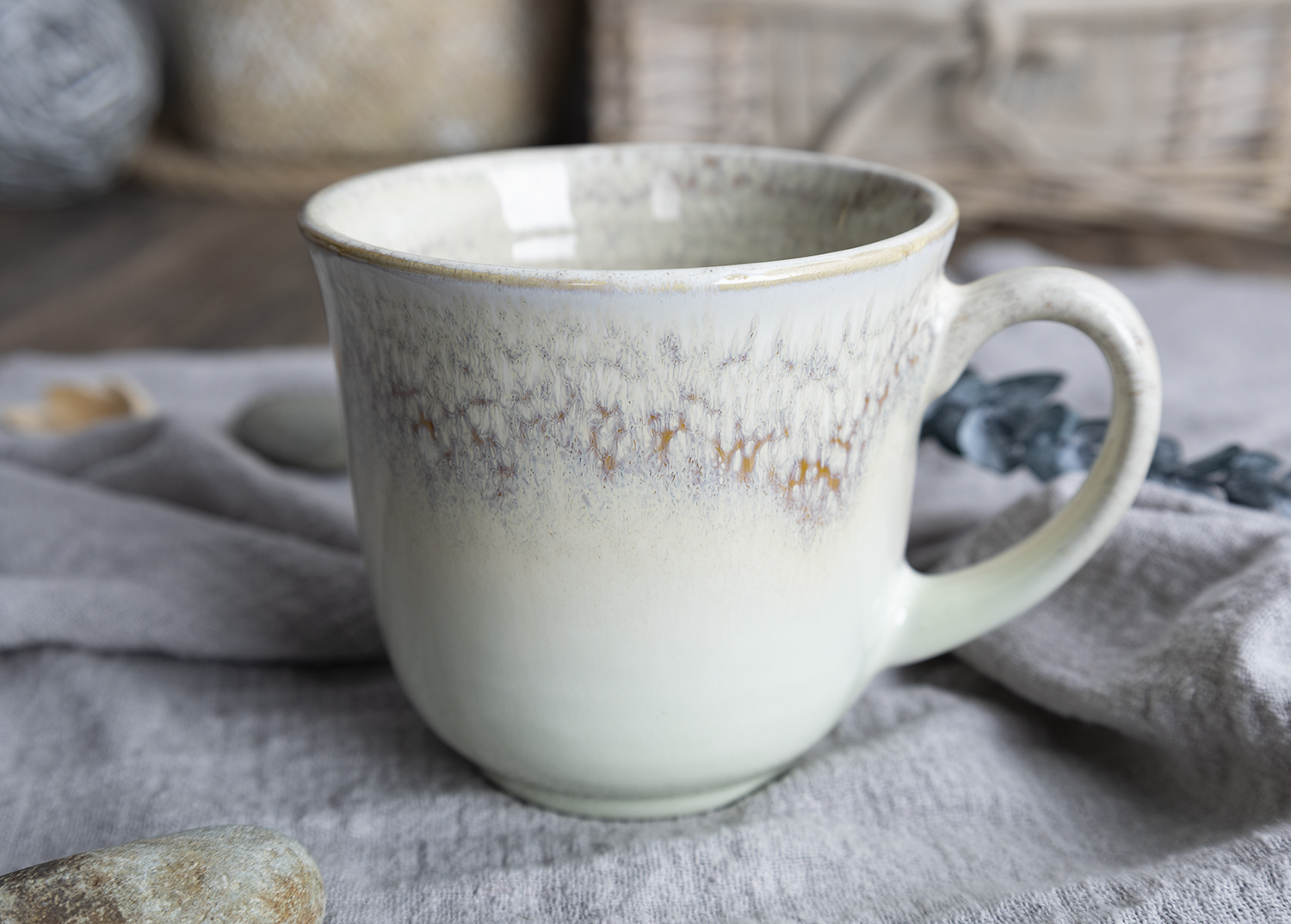 CHANGSHA HAPPY GO  Modern Reactive Glaze Stoneware Dinner Set in Soft Mint Green with Faded Rim Accents  |happygodinnerware.com
