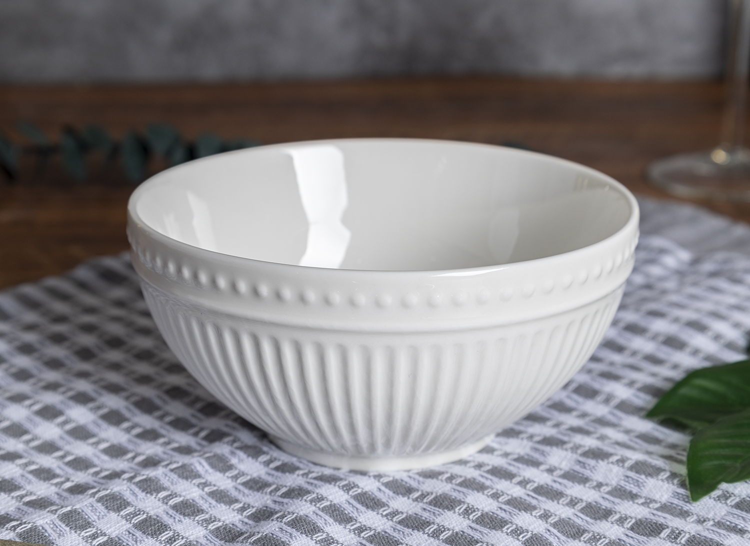 CHANGSHA HAPPY GO Refined White Bone China Tableware with Delicate Vertical Embossing for Contemporary Dining |happygodinnerware.com