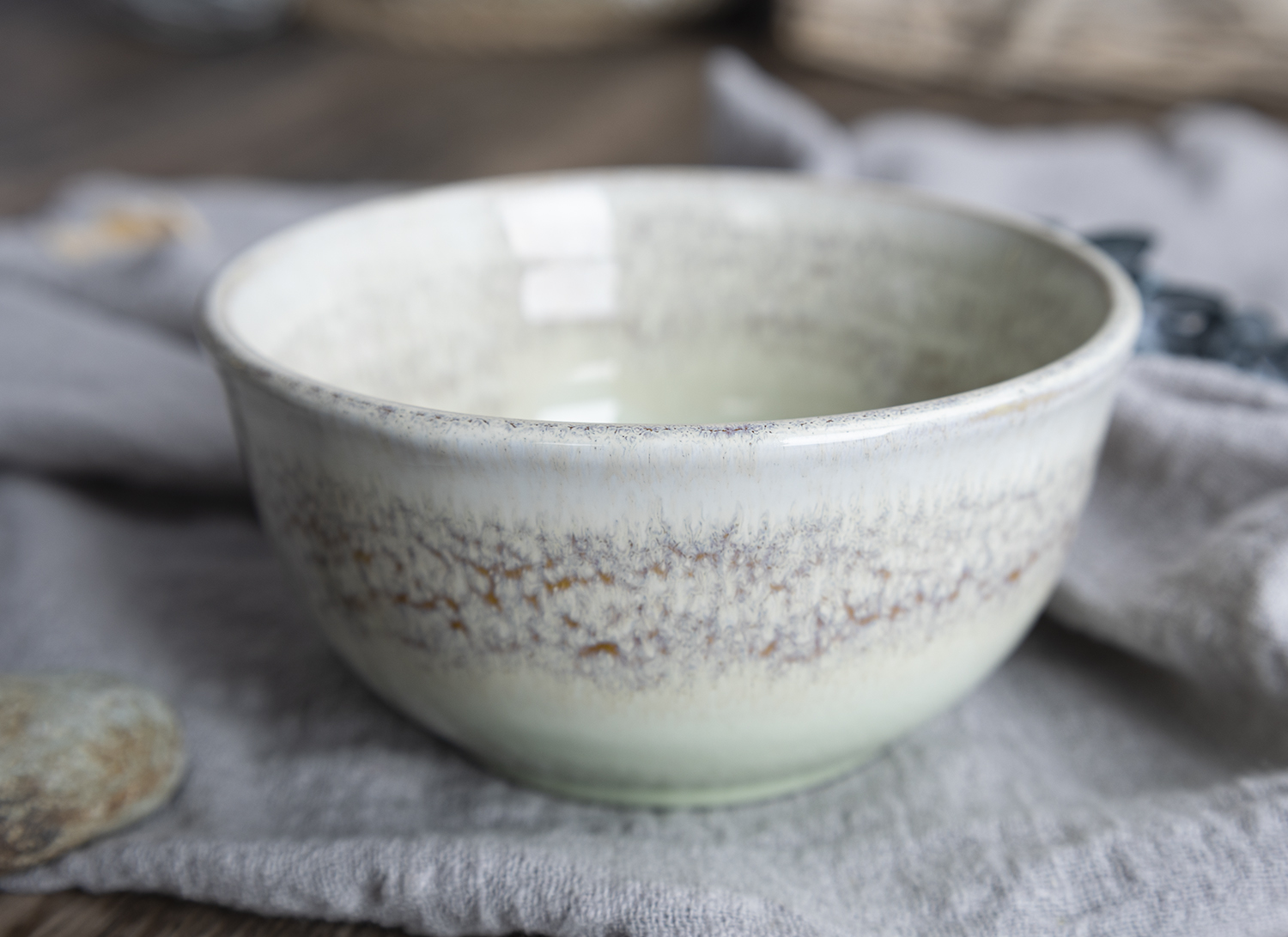 CHANGSHA HAPPY GO  Modern Reactive Glaze Stoneware Dinner Set in Soft Mint Green with Faded Rim Accents  |happygodinnerware.com