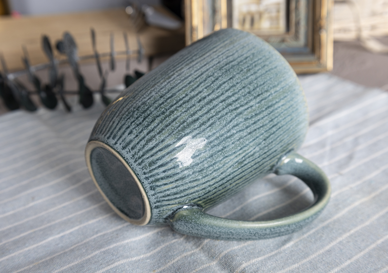 CHANGSHA HAPPY GO Handcrafted Style Fine Embossed Reactive Glaze Stoneware Mug and Tea Set for Elegant Serving  |happygodinnerware.com