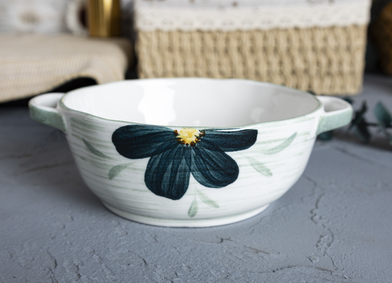 CHANGSHA HAPPY GO  Artistic Bone China Tableware Set with Glossy Finish and Hand-Painted Midnight Floral Design  |happygodinnerware.com