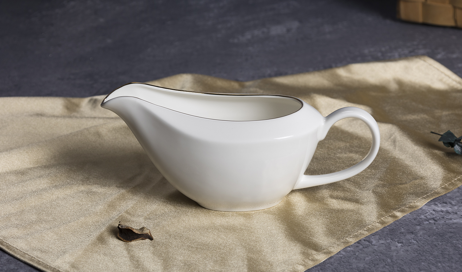 CHANGSHA HAPPY GO Elegant White Fine Bone China Dinner Set |happygodinnerware.com
