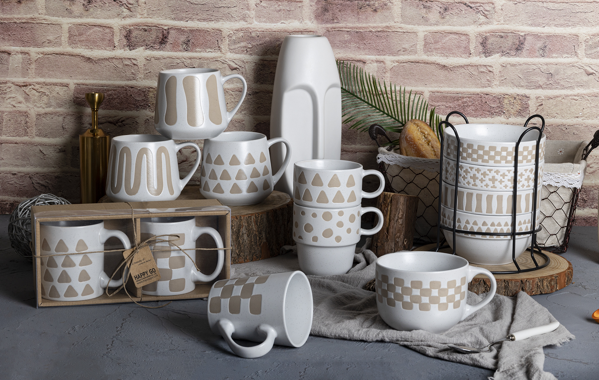 ​CHANGSHA HAPPY GO  Matte White Stoneware Coffee Mug Set with Minimalist Geometric Silkscreen   |happygodinnerware.com