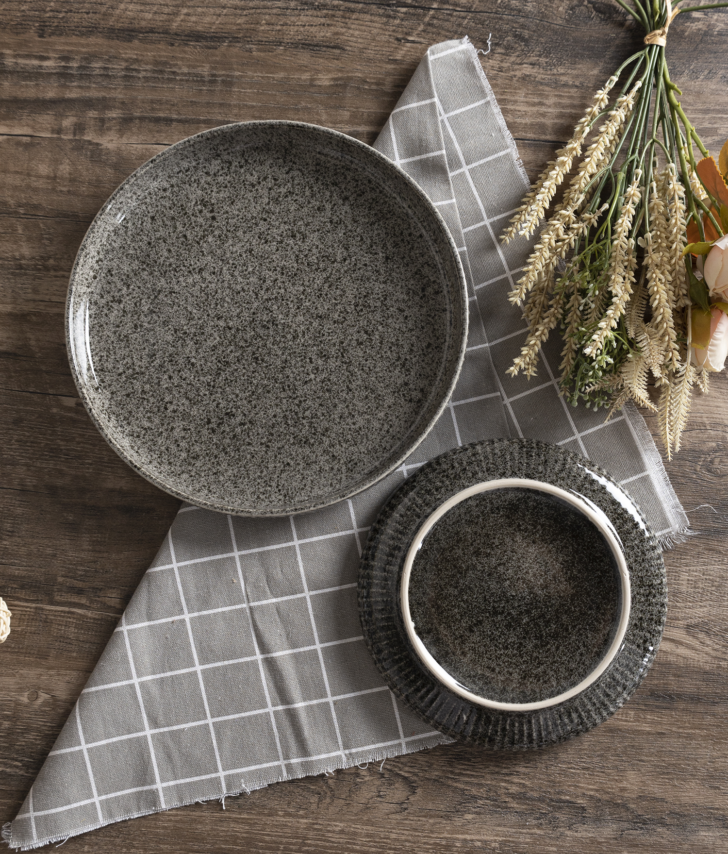 CHANGSHA HAPPY GO Embossed Reactive Glaze Stoneware Coffee Cup and Multicolor Dinnerware Set with Elegant Patterns  |happygodinnerware.com