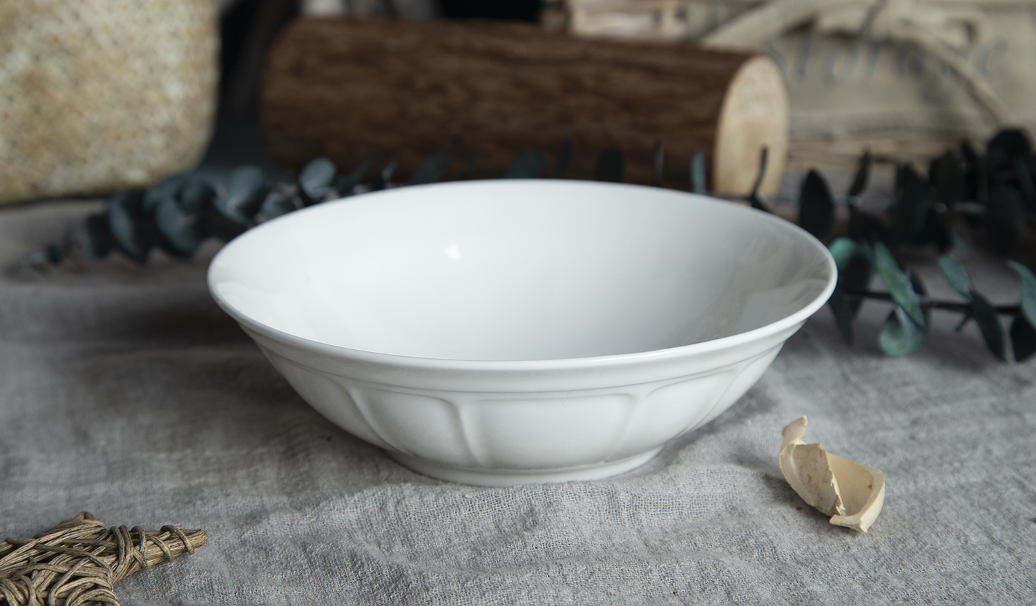 ​CHANGSHA HAPPY GO Elegant Embossed Bone China Tea Cup and Saucer Set |happygodinnerware.com