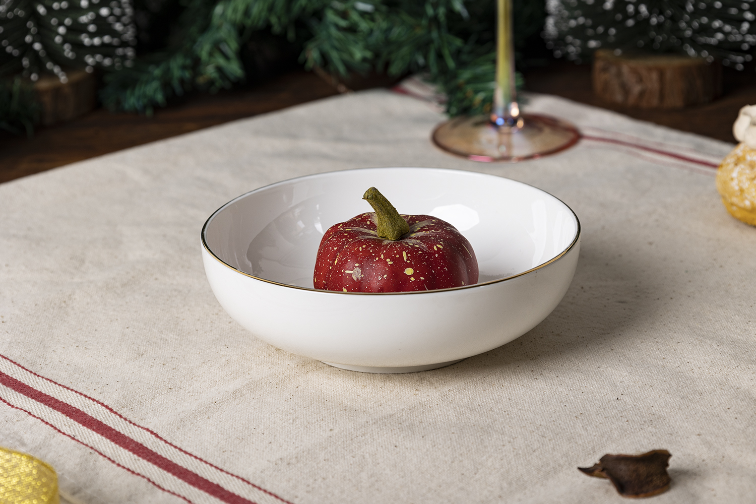 CHANGSHA HAPPY GO Classic Black and White Reactive Glaze Porcelain Dinnerware Set – Modern Striped Texture Ribbed Embossed Design |happygodinnerware.com