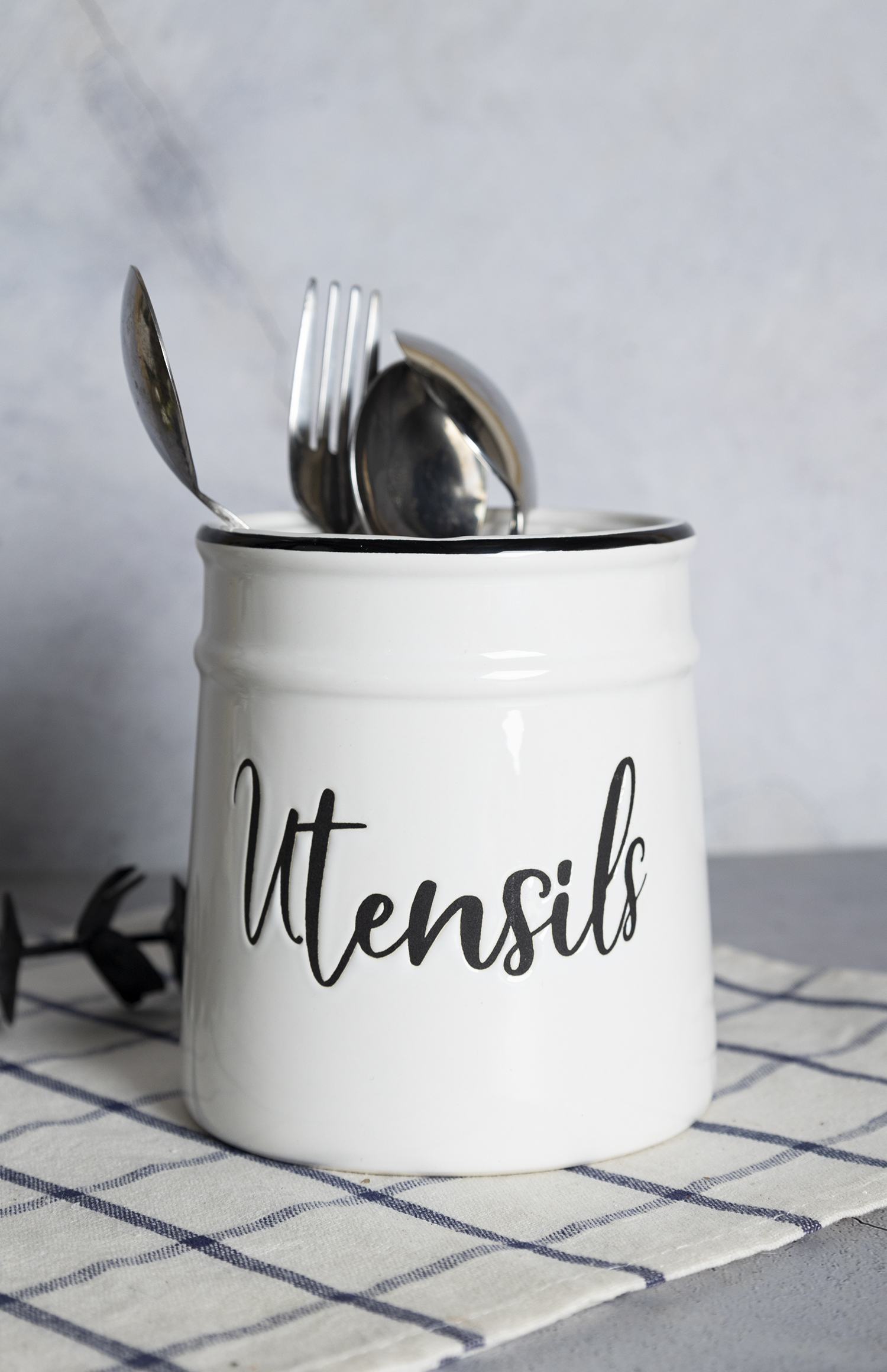 CHANGSHA HAPPY GO Vintage Style White Ceramic Kitchen Storage Set with Script Silkscreen Font – Coffee, Sugar, Tea, Butter Dish, Soap Dispenser and More |happygodinnerware.com