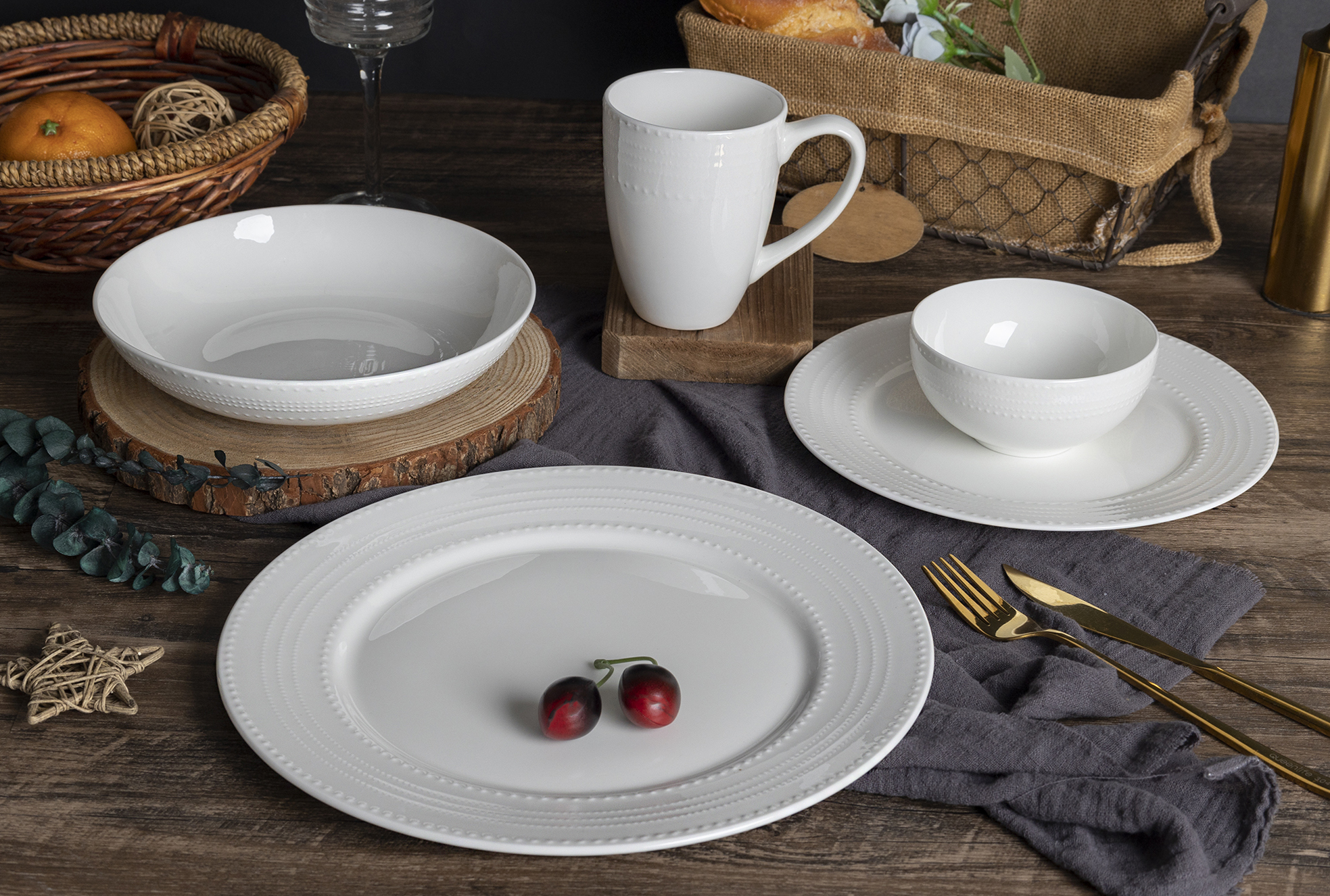 CHANGSHA HAPPY GO Minimalist Bone China Embossed Tableware Set with Delicate Dot Pattern for Modern Home Use |happygodinnerware.com