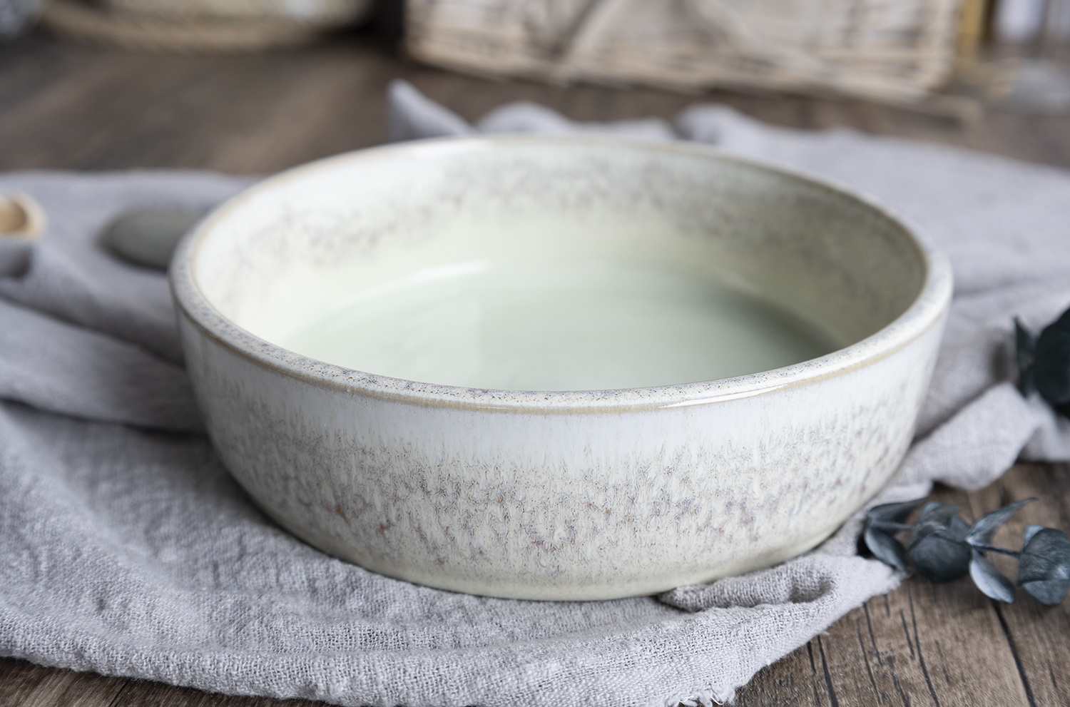 CHANGSHA HAPPY GO  Modern Reactive Glaze Stoneware Dinner Set in Soft Mint Green with Faded Rim Accents  |happygodinnerware.com