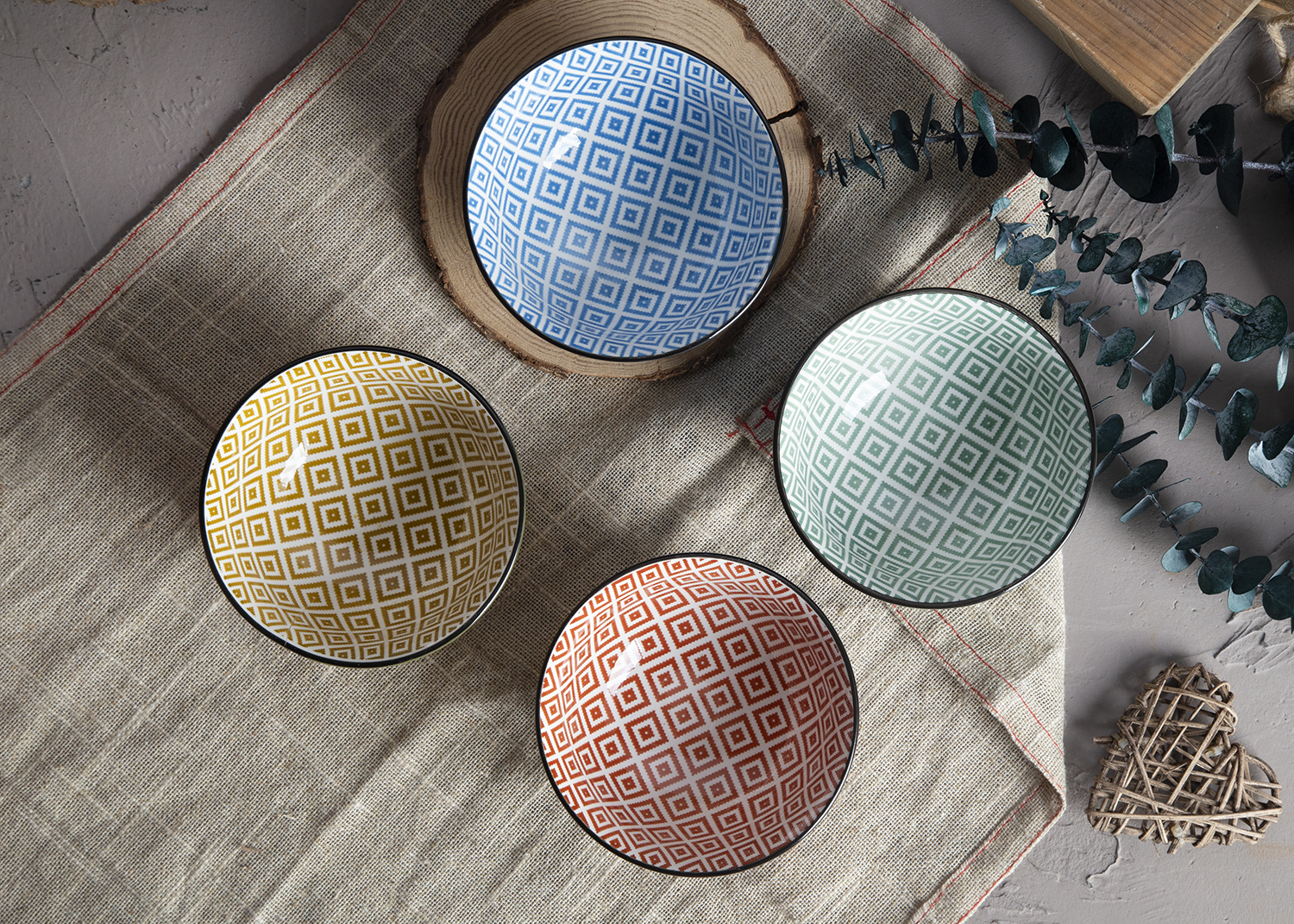 CHANGSHA HAPPY GO White Porcelain Coin Pattern Embossed Bowls with Colorful Glaze Interiors | happygodinnerware.com
