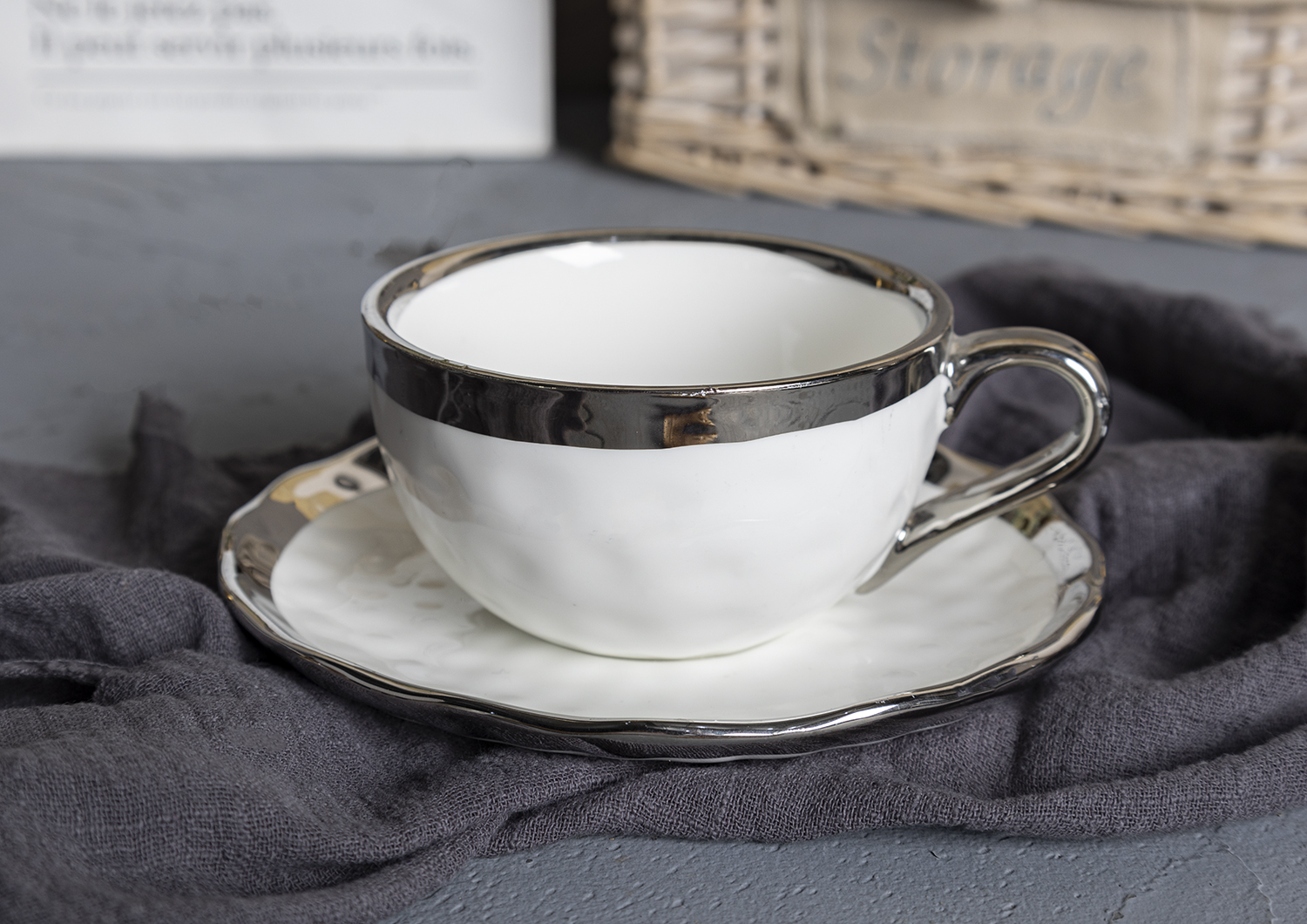 CHANGSHA HAPPY GO Reflective Silver Electroplated Bone China Tea and Dinnerware Set with Hammer Texture for Elegant Dining Occasions |happygodinnerware.com