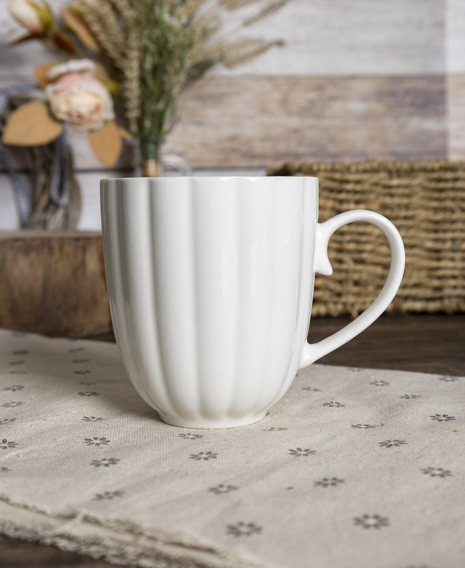 CHANGSHA HAPPY GO Nordic Style Ribbed Porcelain Dinnerware Set – Elegant Scallop Design with Premium Reactive Glaze |happygodinnerware.com