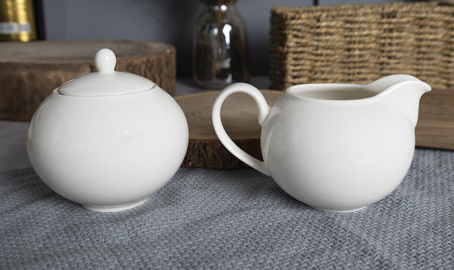 CHANGSHA HAPPY GO Elegant Moonlight Series White Bone China Tea and Dinnerware Set with Soft Gloss for Luxury Home and Restaurant Use |happygodinnerware.com