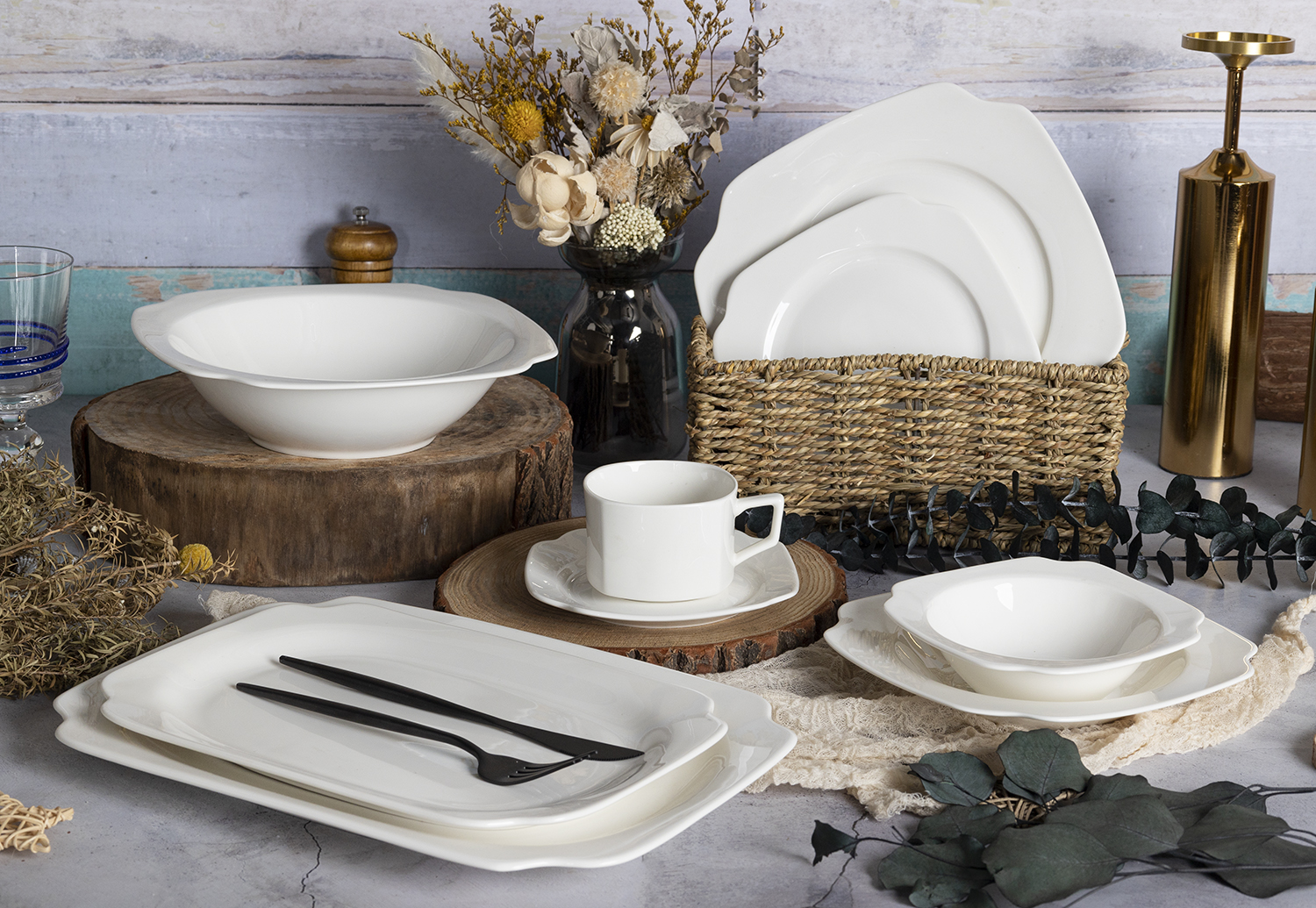 CHANGSHA HAPPY GO Square Embossed Bone China Tableware Set with Lotus Rim Design for Modern Minimalist Dining Style |happygodinnerware.com