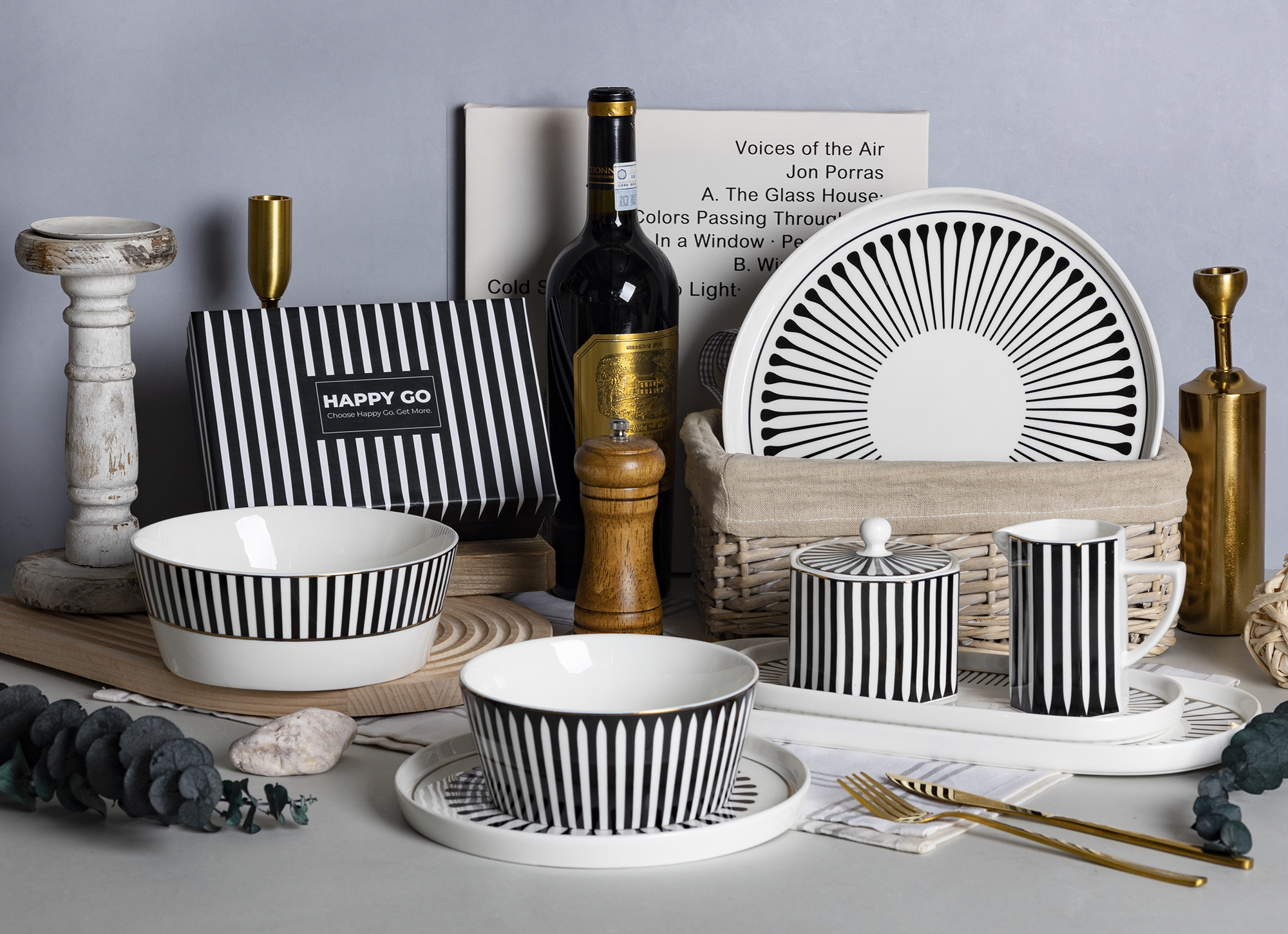 CHANGSHA HAPPY GO Black and White Stripe Bone China Dinnerware Set with Vertical Rim – Bold Contrast Table Set |happygodinnerware.com