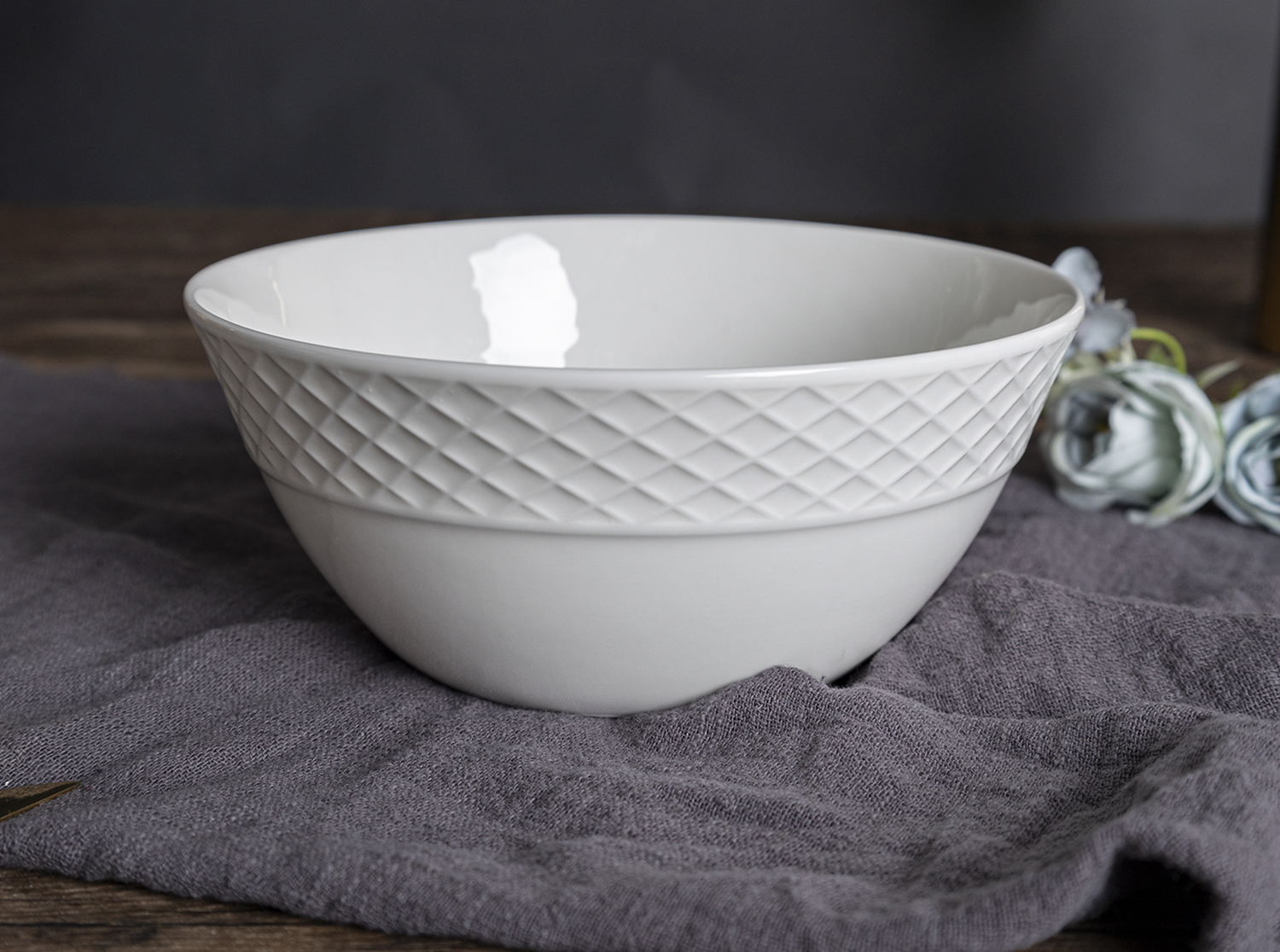 CHANGSHA HAPPY GO Geometric Grid Embossed White Bone China Dinner Set for Stylish and Durable Hospitality Use |happygodinnerware.com
