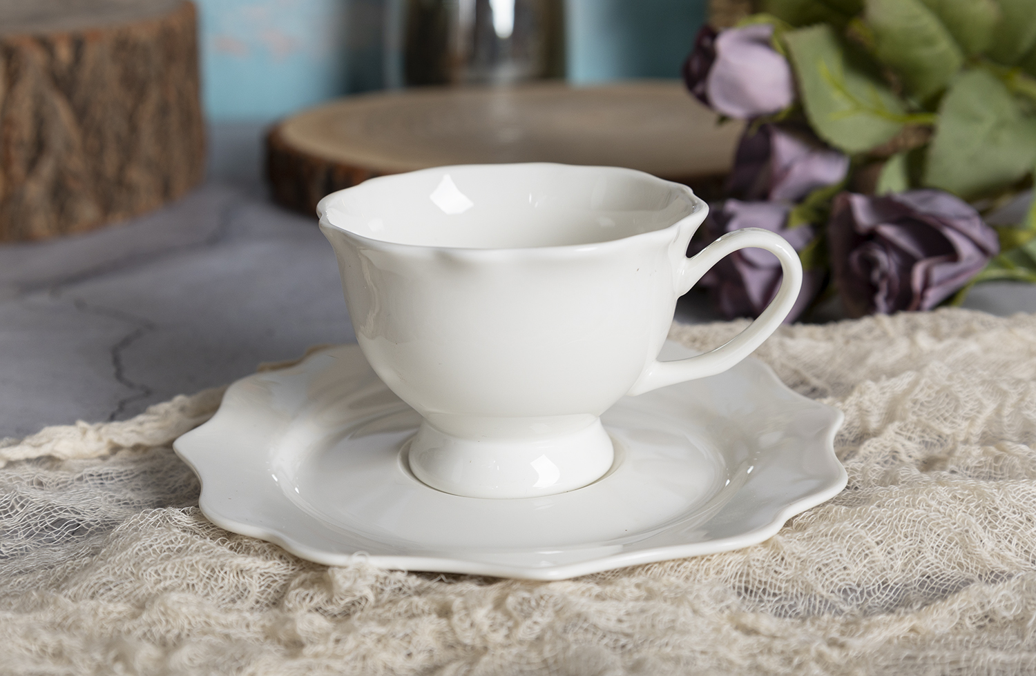 CHANGSHA HAPPY GO European Style Bone China Tableware and Tea Set with Embossed Lotus-Edge Design for Elegant Dining |happygodinnerware.com