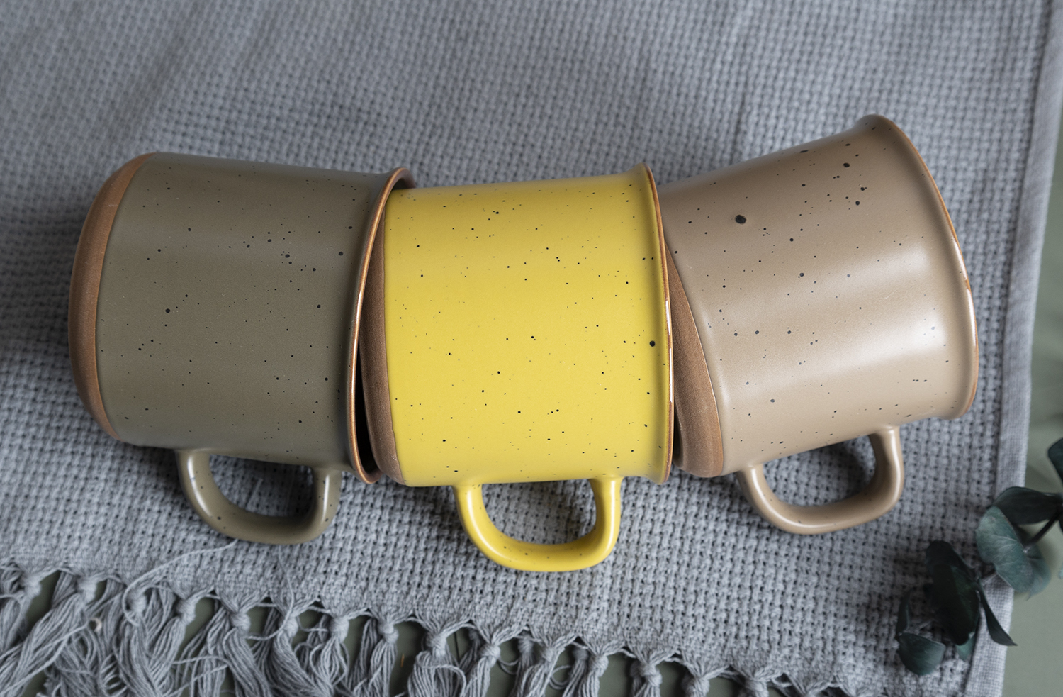 ​CHANGSHA HAPPY GO Vintage Rustic Reactive Glaze Stoneware Mug and Bowl Set with Natural Earth Tone Finish |Dopamine Series Ceramics  |happygodinnerware.com