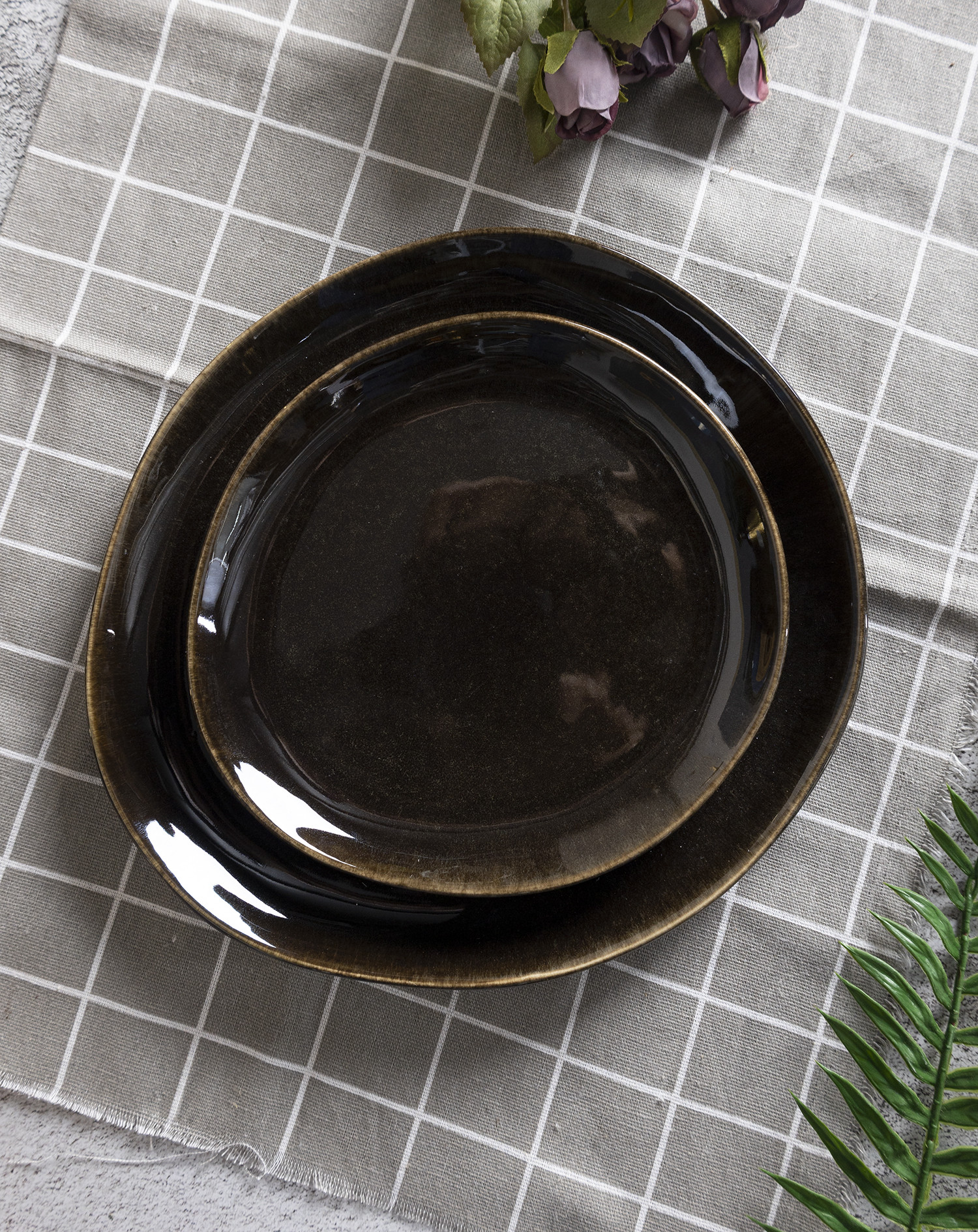 CHANGSHA HAPPY GO  Gray-Green and Beige Reactive Glaze Stoneware Dinner Set with Smooth Finish  |happygodinnerware.com