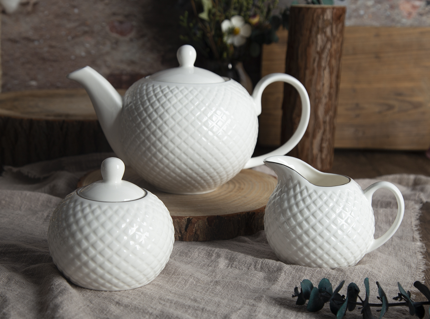 CHANGSHA HAPPY GO Platinum-Trimmed, Diamond-Embossed New Bone China Collection | happygodinnerware.com