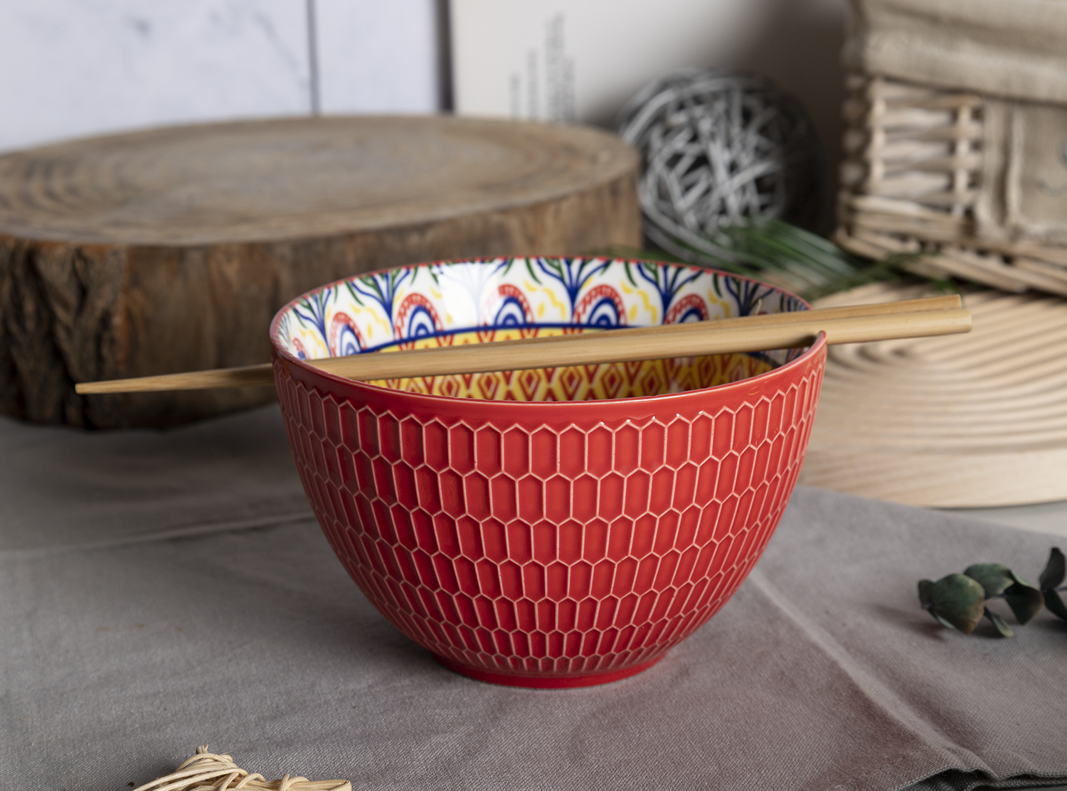 CHANGSHA HAPPY GO Stoneware Embossed and Colorful Decal Ramen Bowl Set with Chopsticks – Honeycomb Texture |happygodinnerware.com