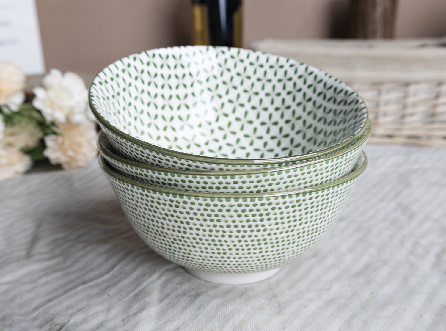 CHANGSHA HAPPY GO Botanical Green Leaf Printed White Porcelain Dinnerware Set with Nature-Inspired Patterns  |happygodinnerware.com