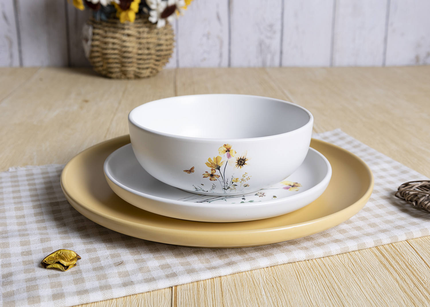 CHANGSHA HAPPY GO Stoneware Colored Glaze Dinnerware Set with Floral Decal and Pastel Tones – Complete Set |happygodinnerware.com
