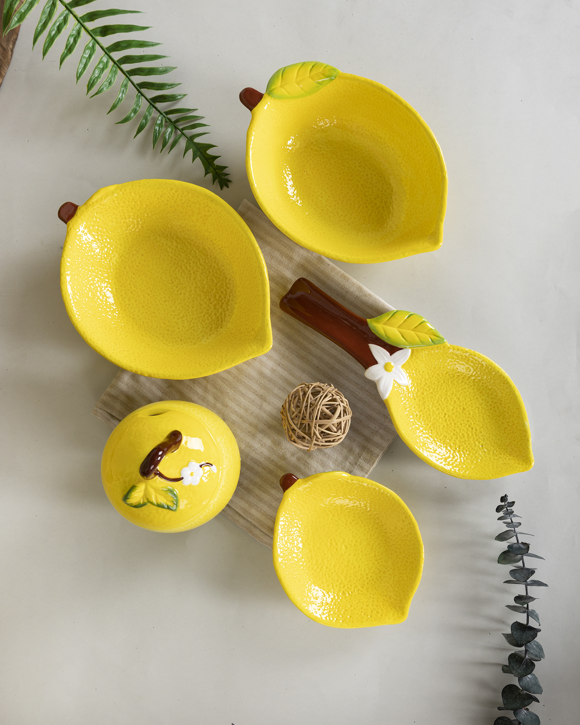 CHANGSHA HAPPY GO Embossed Ceramic Lemon Shaped Dinnerware Set with Handle and Leaf Detailing – Bright Yellow Serving Bowls and Jar |happygodinnerware.com